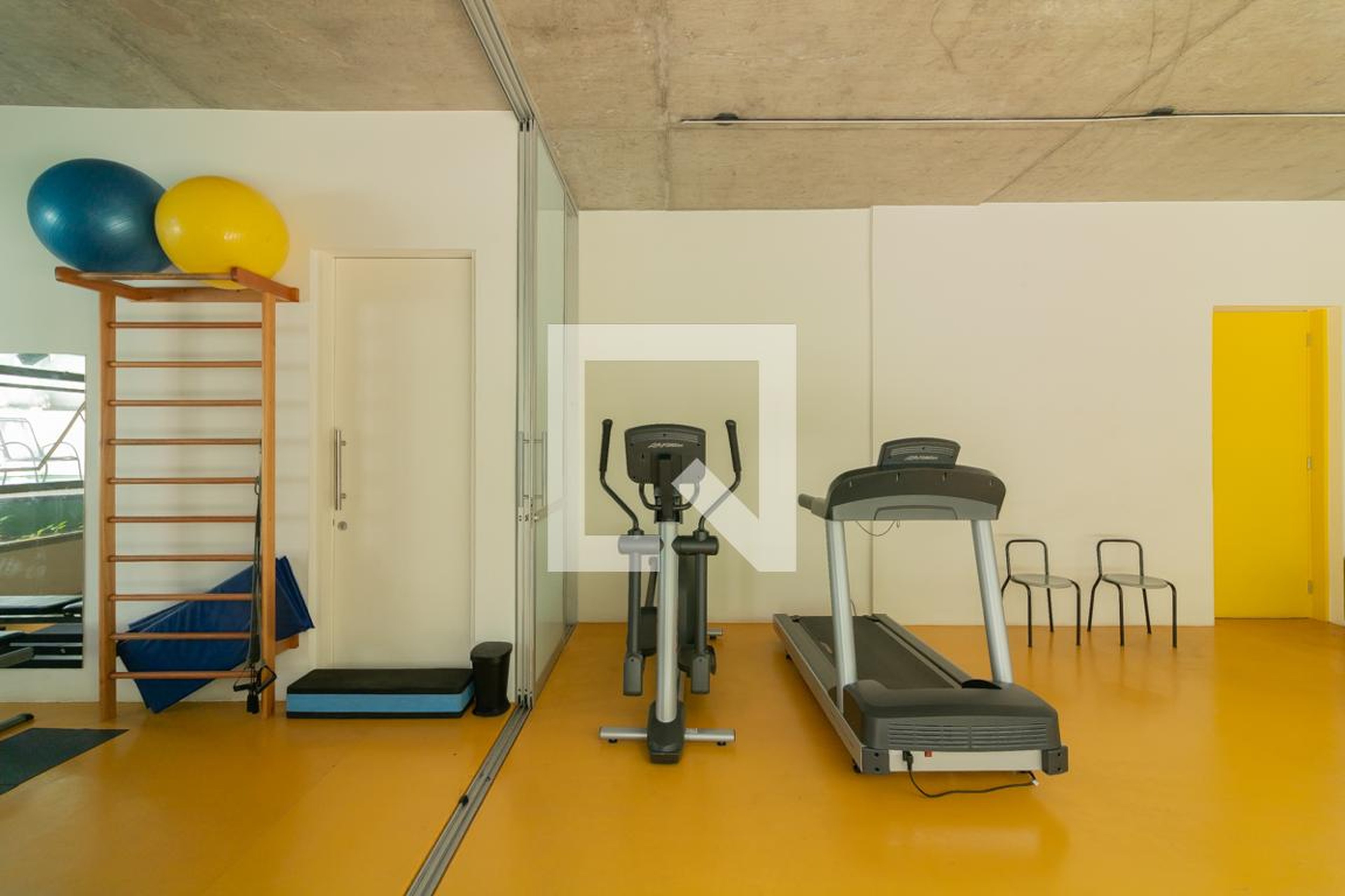 Academia - Tomie Ohtake