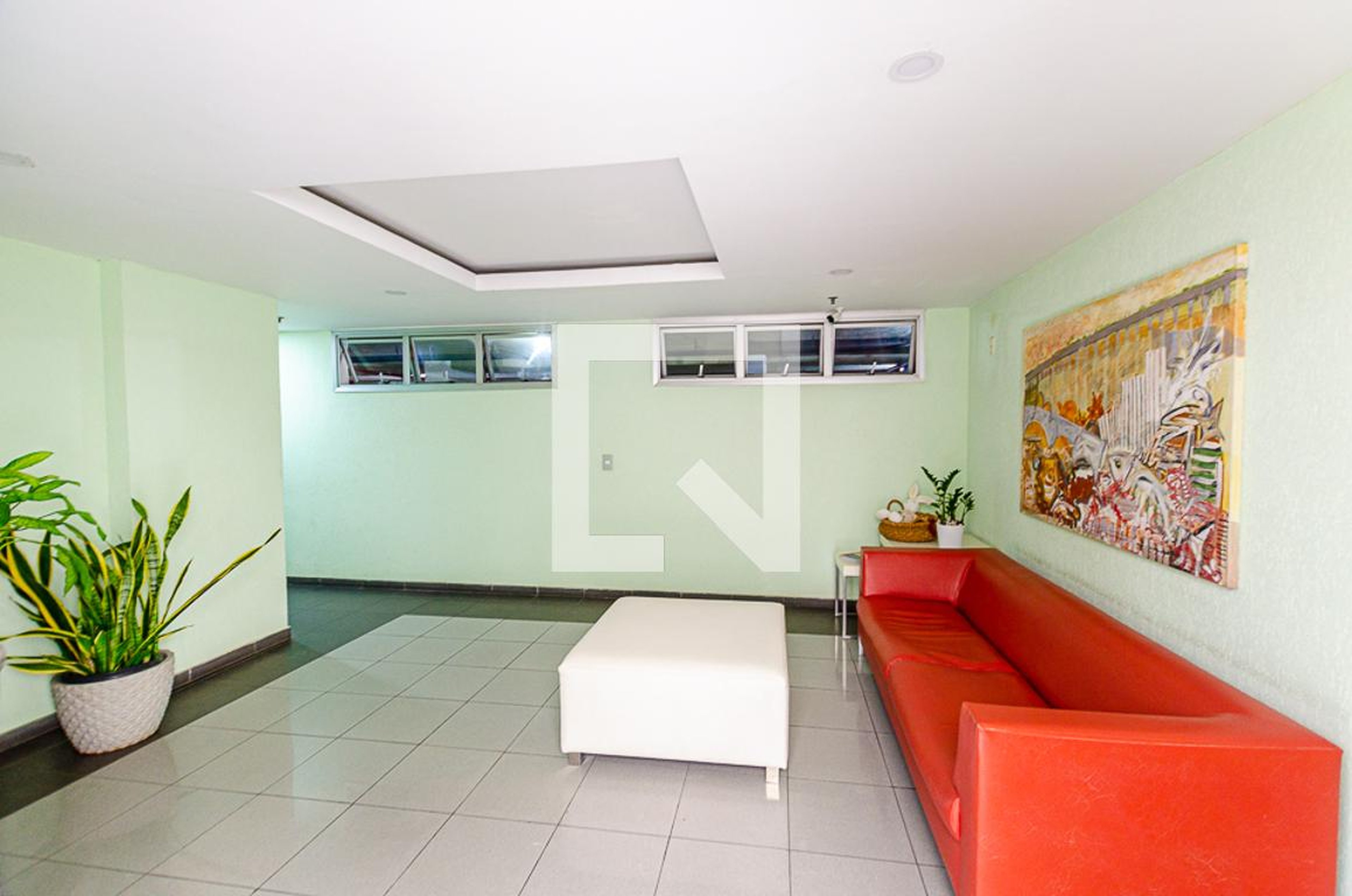 Hall - Tour D' Argent