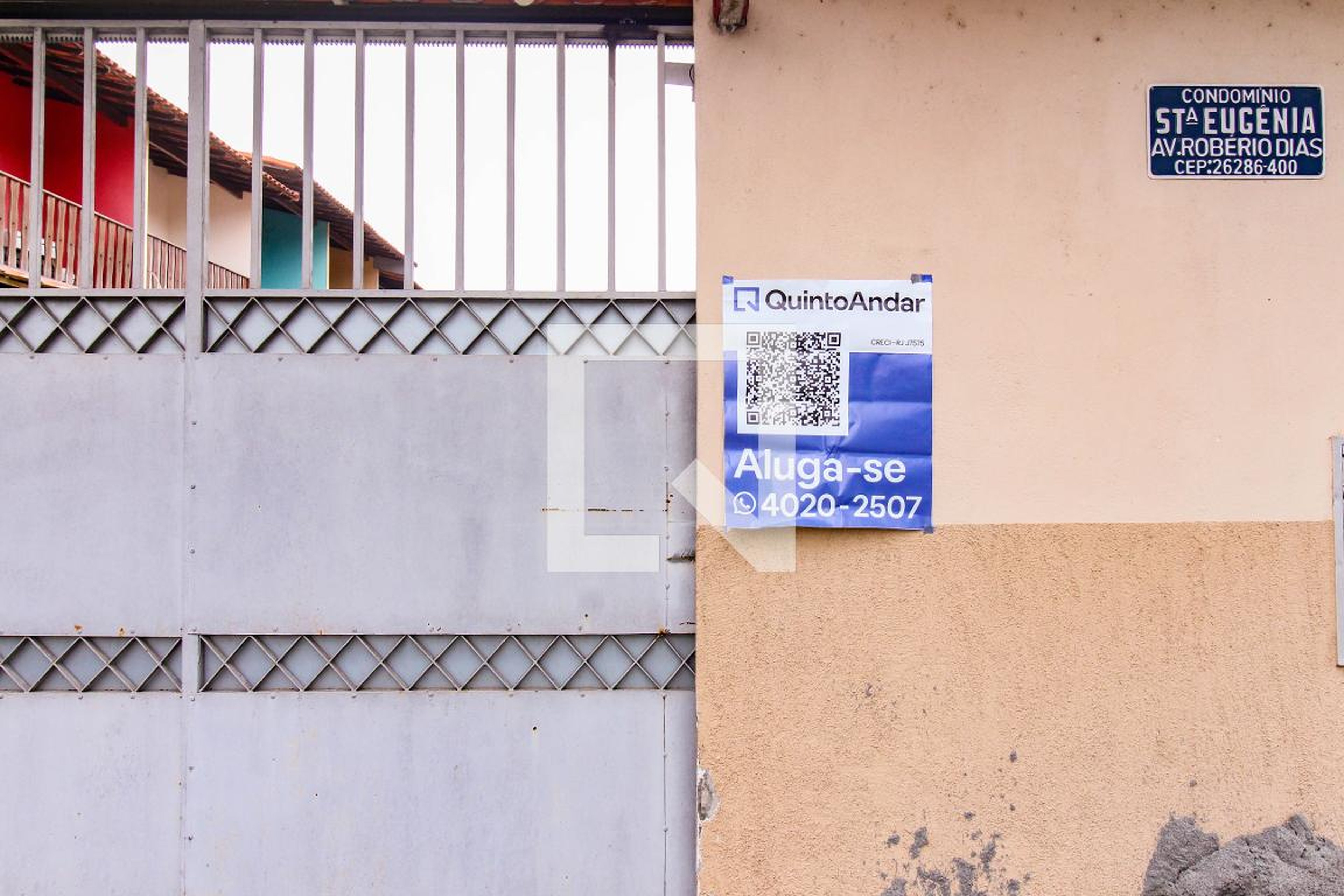 Fachada Condomínio em Rua Robério Dias, 54