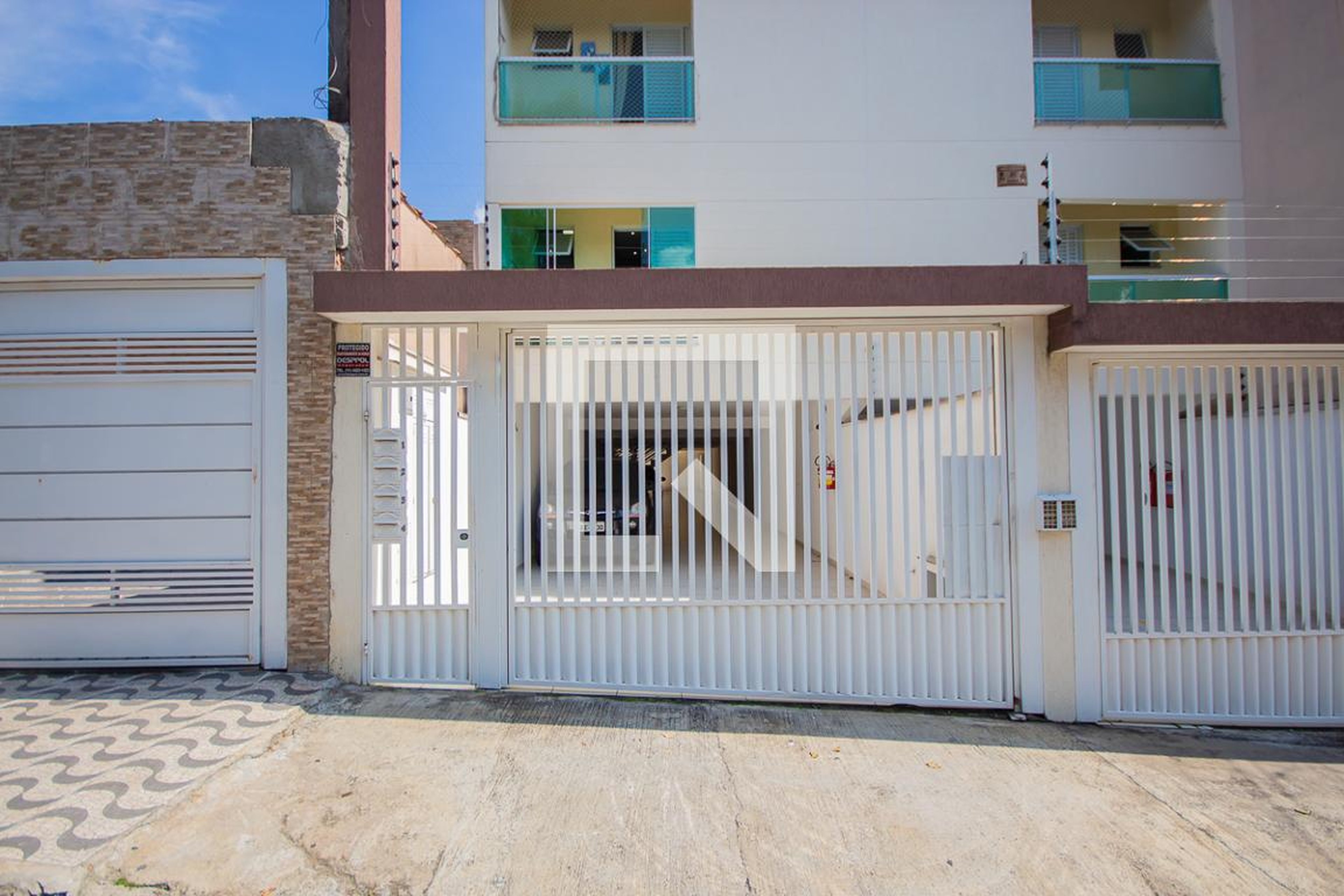 Fachada Condomínio em Rua Ibiúna, 83