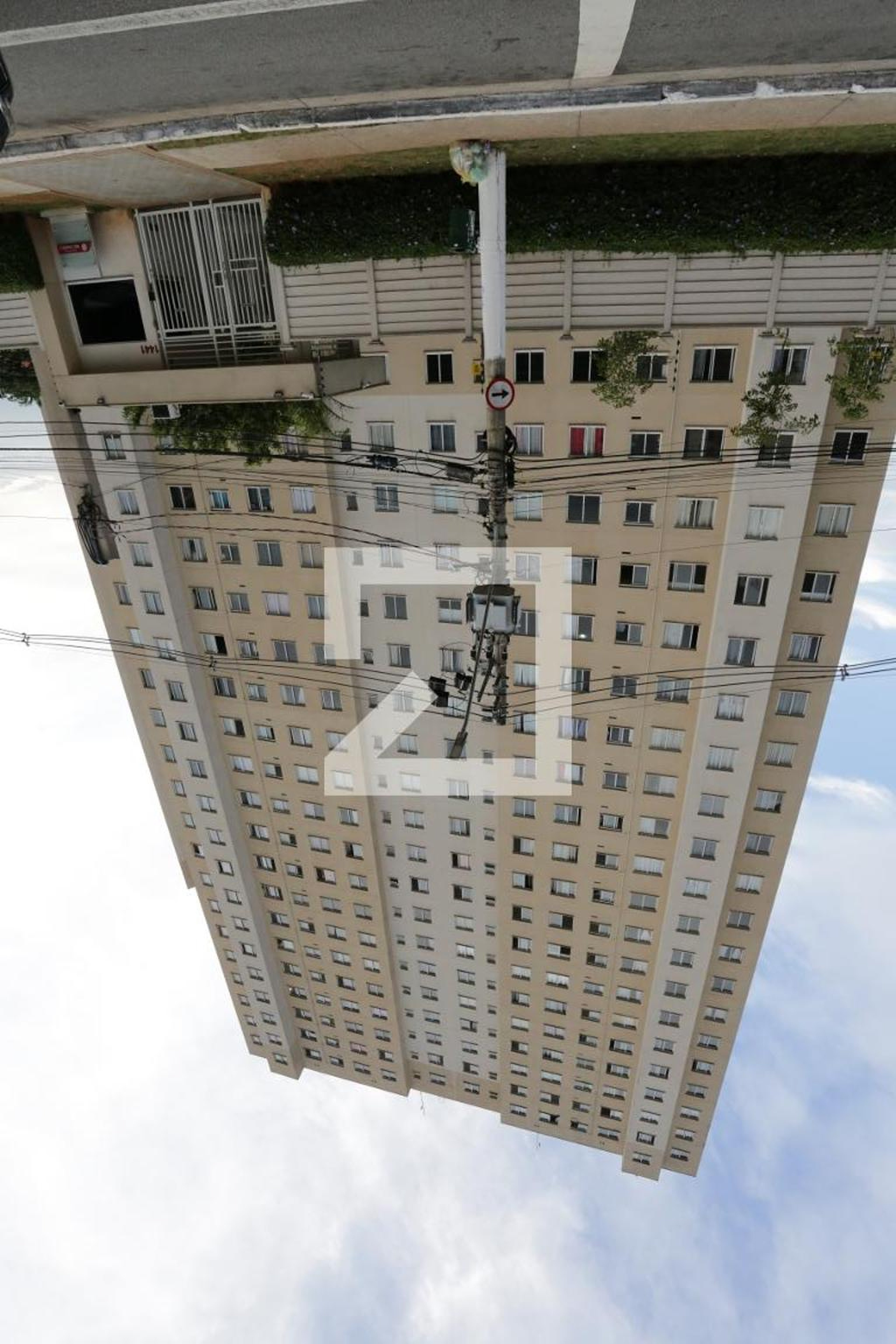 Fachada do Condomínio Condomínio Plano & Ermelino