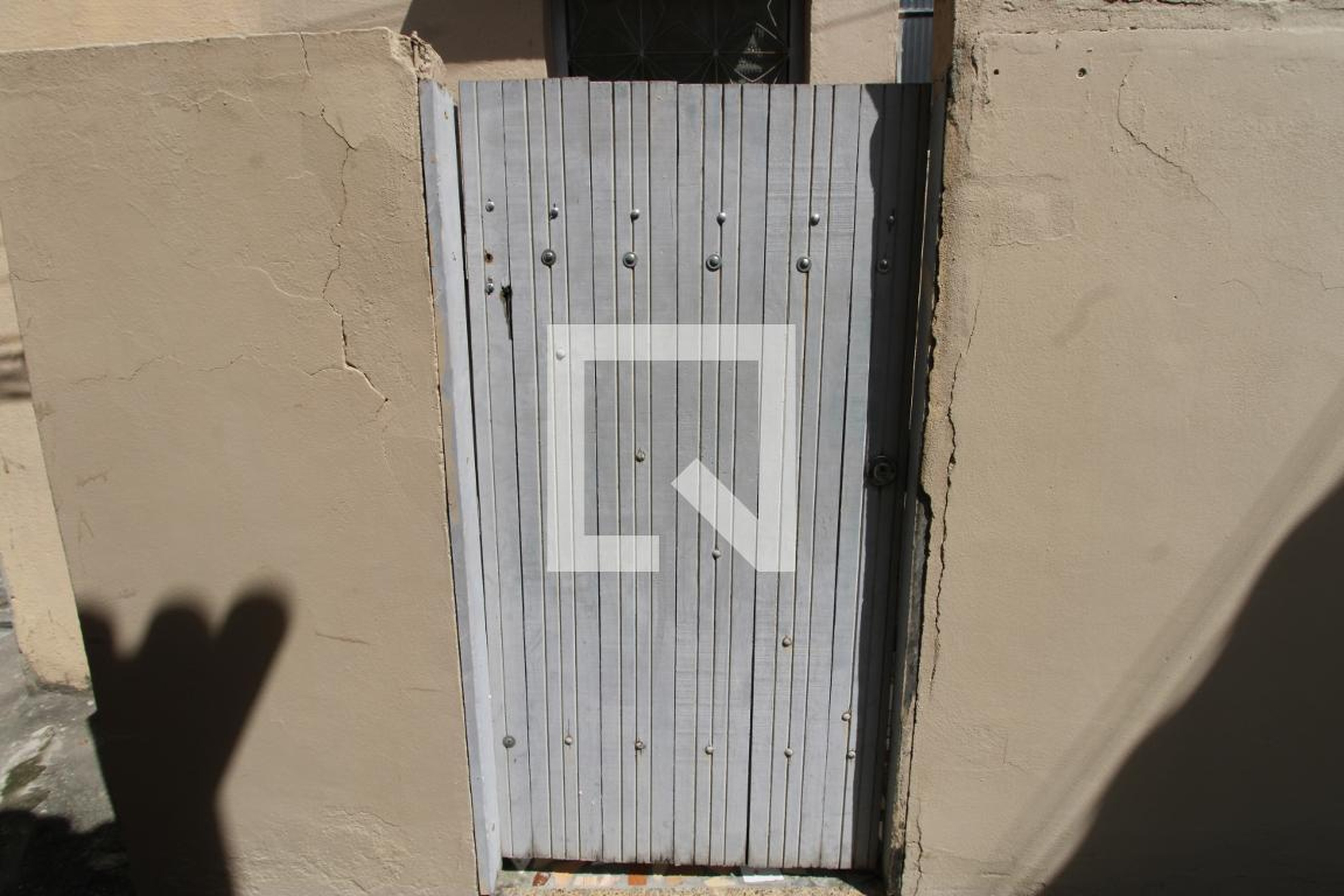 Entrada Condomínio em Rua Daniel Carneiro, 136