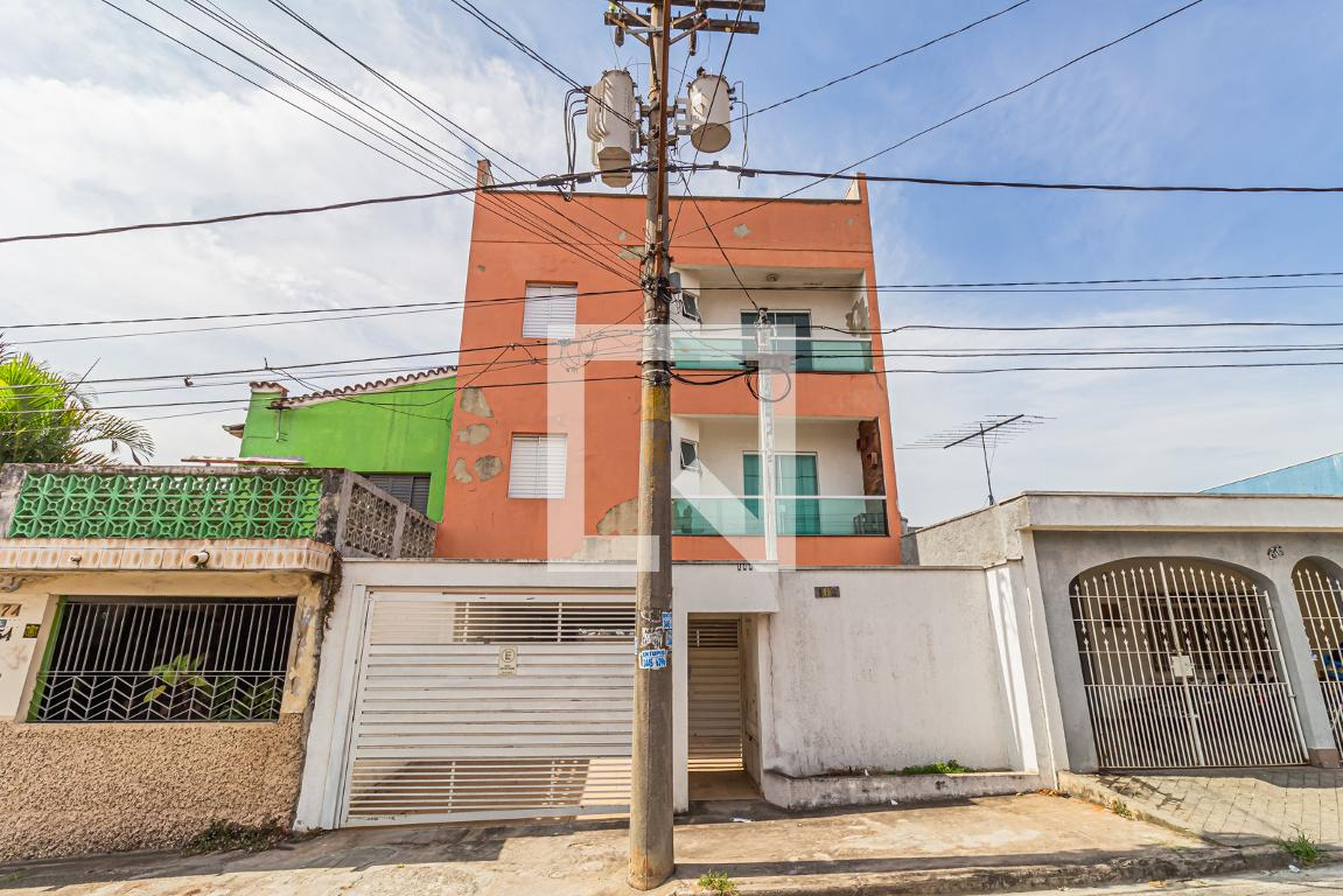 Fachada Condomínio em Rua Cabreúva, 162