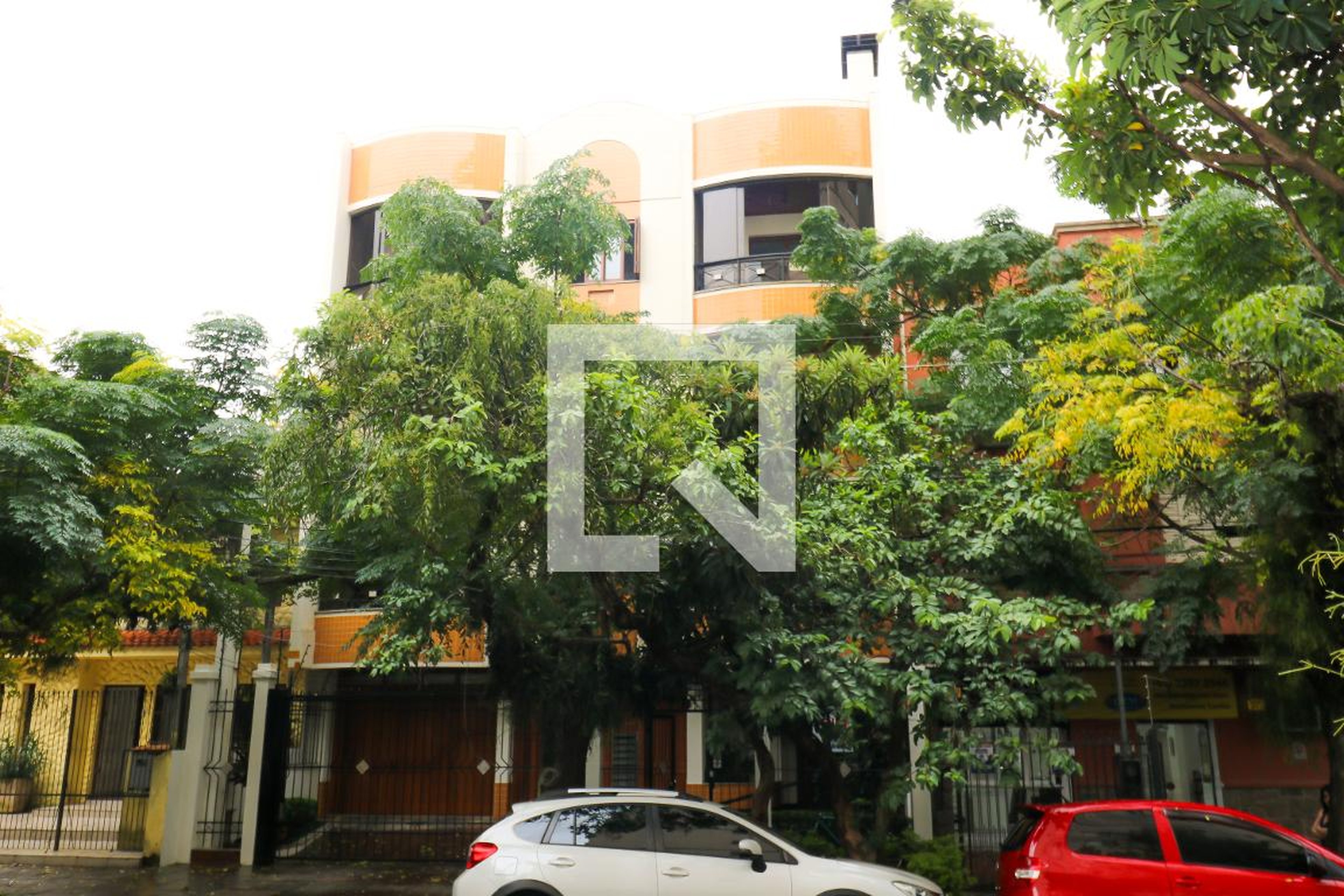 Fachada do Prédio Condomínio em Rua Barão do Triunfo, 114