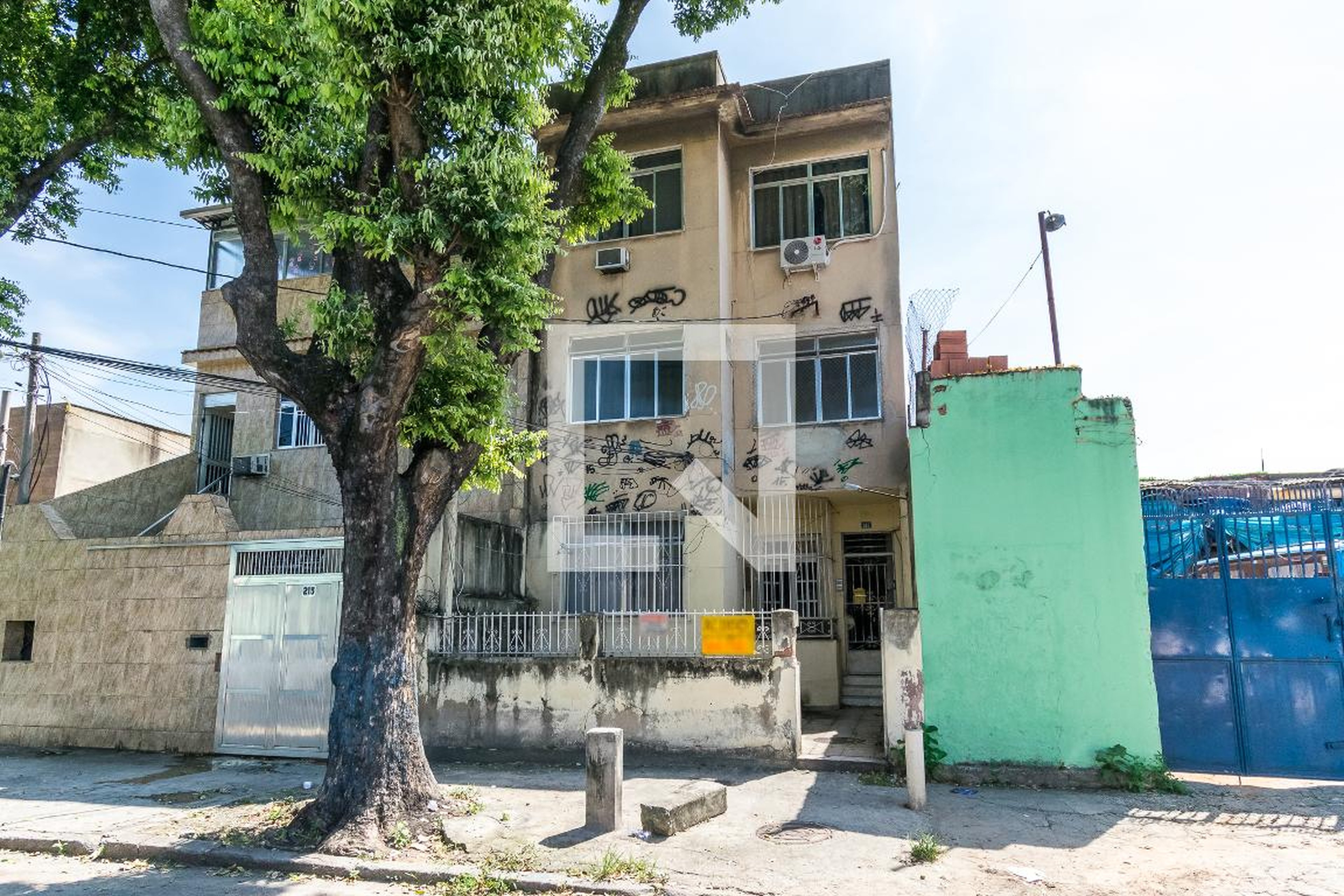 Fachada do prédio Condomínio em Rua Pereira Landim, 217