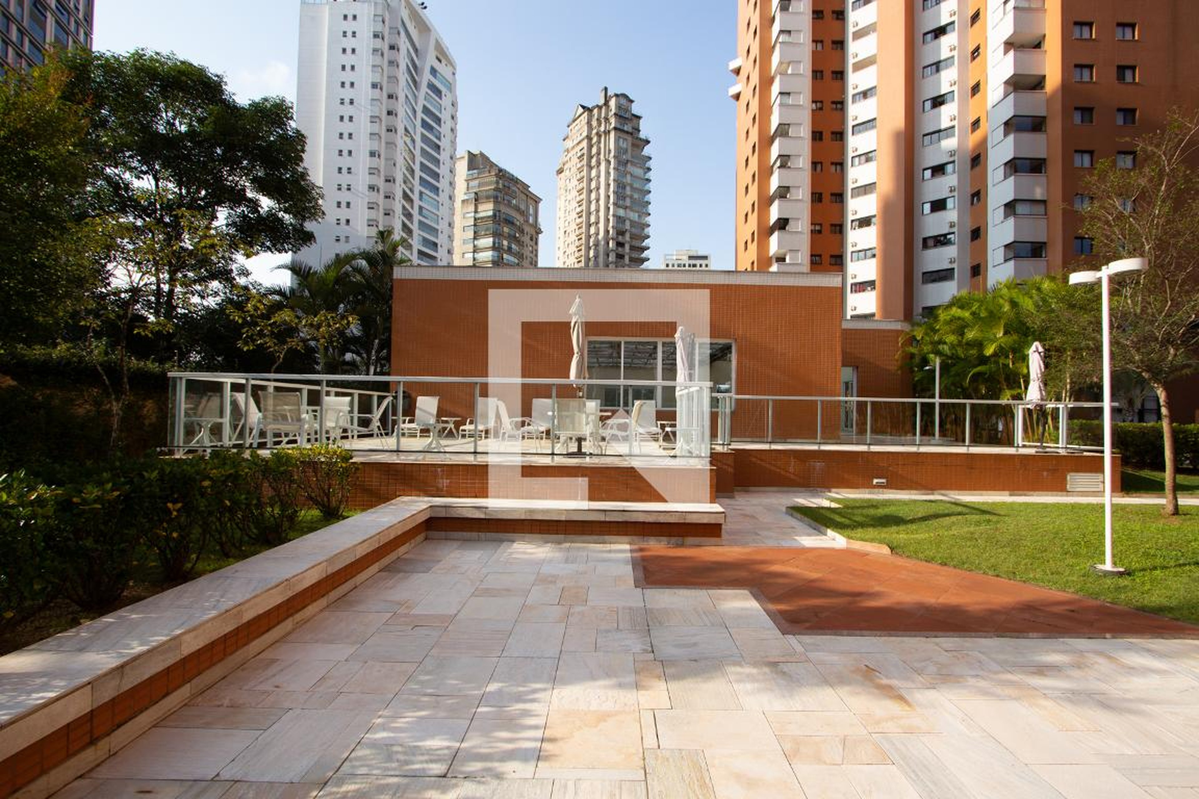 Área da Piscina - Tons do Tangará