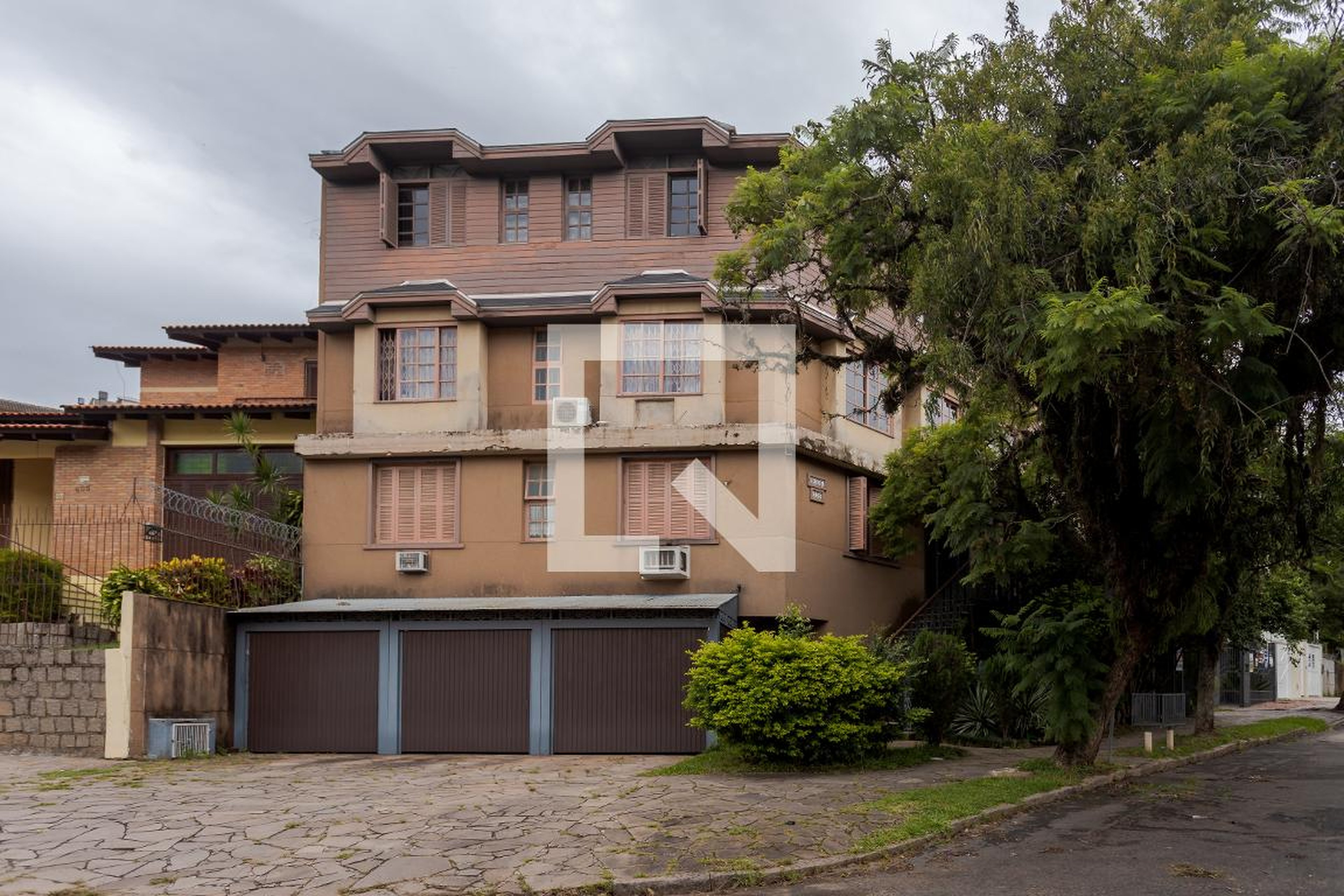 Fachada Condomínio em Rua Moema, 635