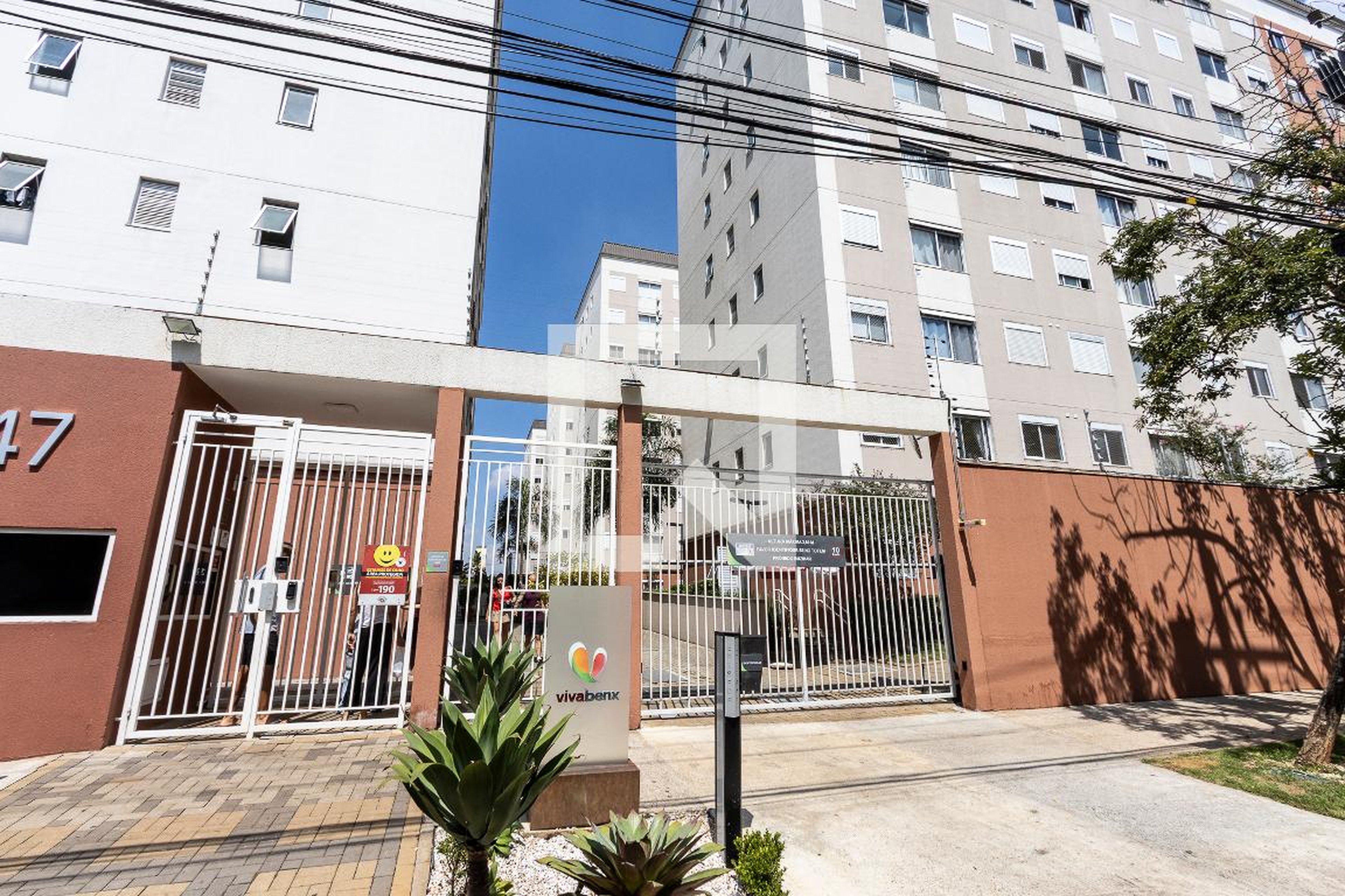 Fachada do Condomínio Condomínio Viva Benx Leopoldina - São Paulo