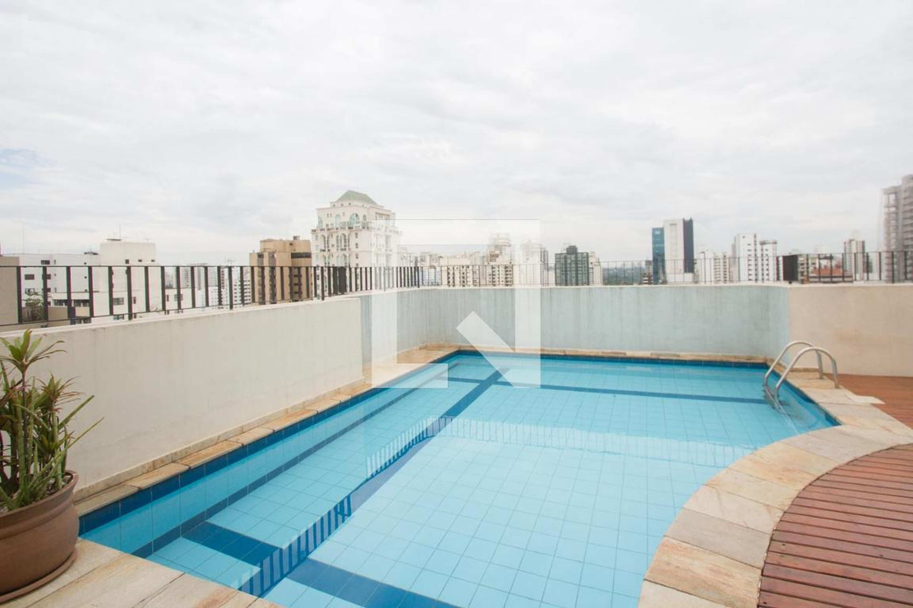 Piscina - New York Plaza