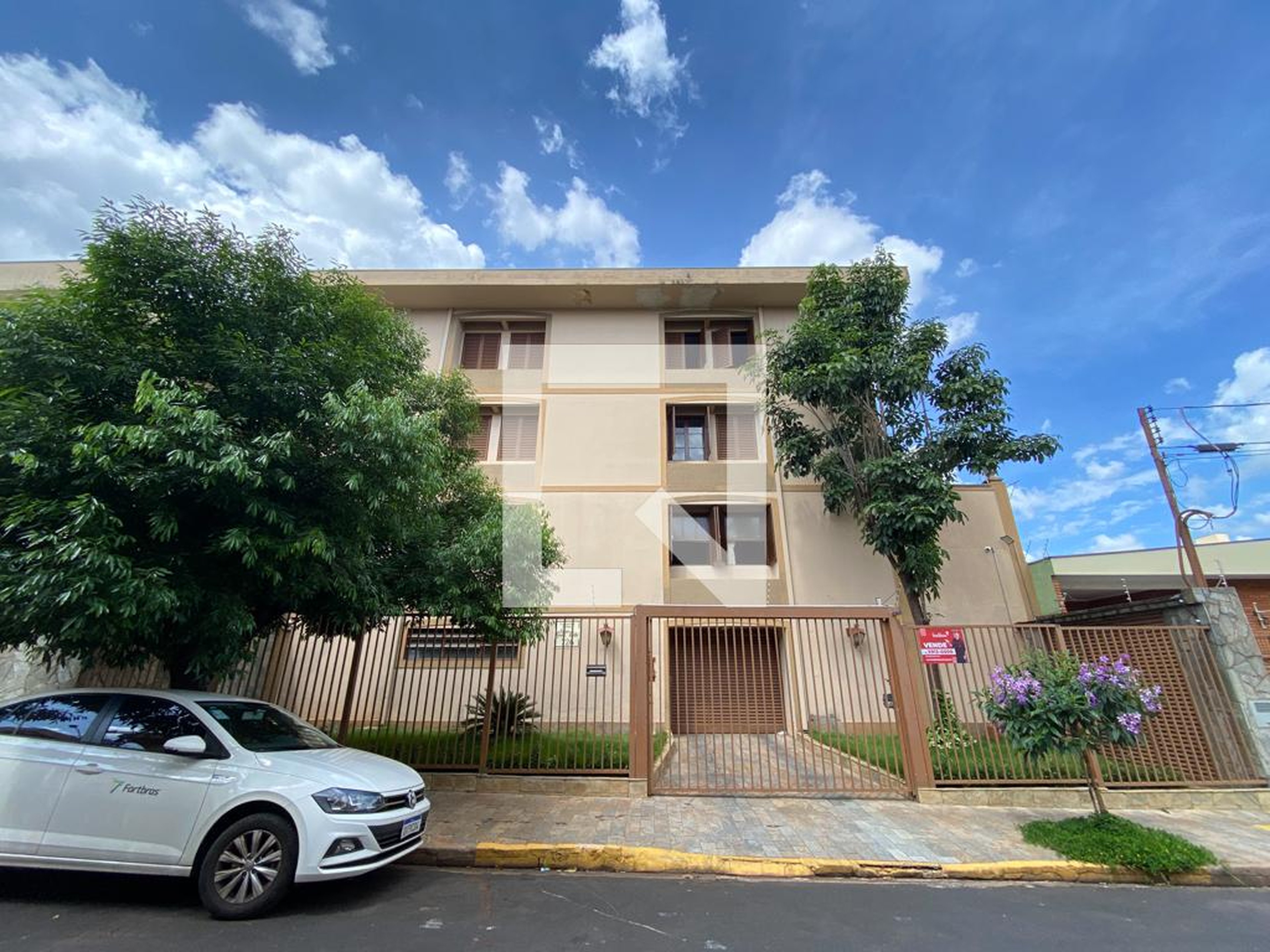 Fachada do Prédio Condomínio em Rua Itapura, 726