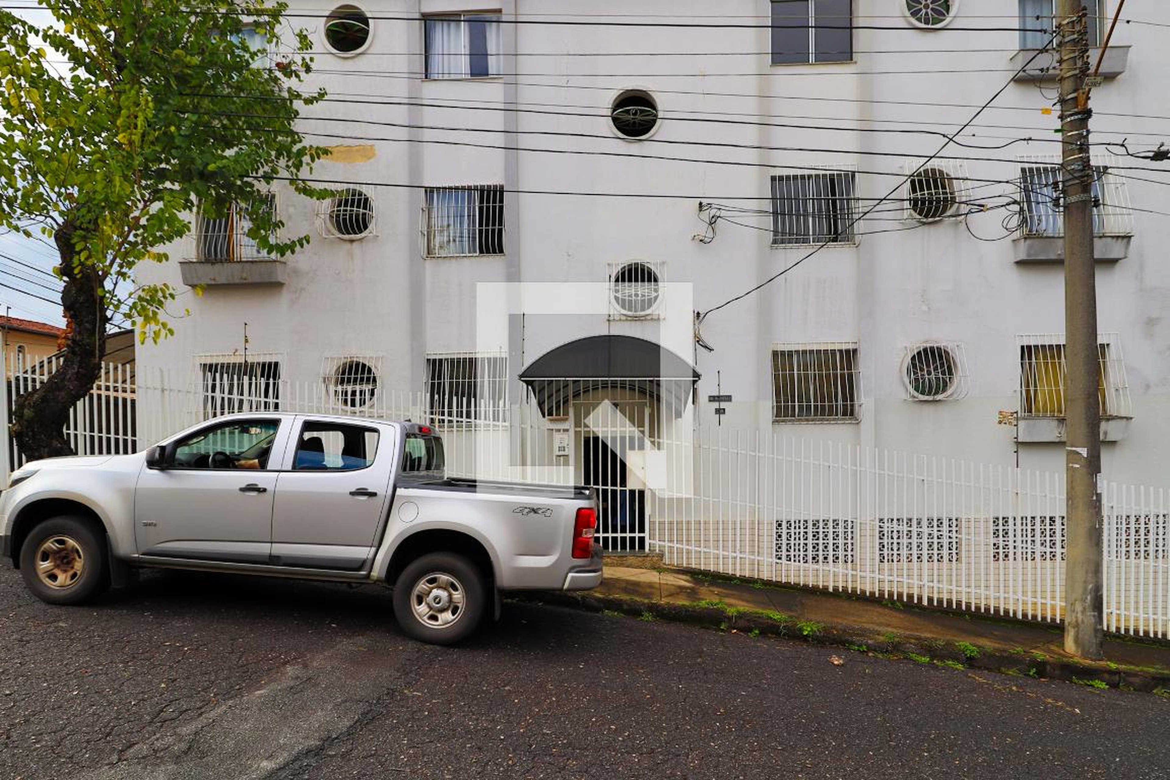Fachada Condomínio em Rua Delfinópolis, 20