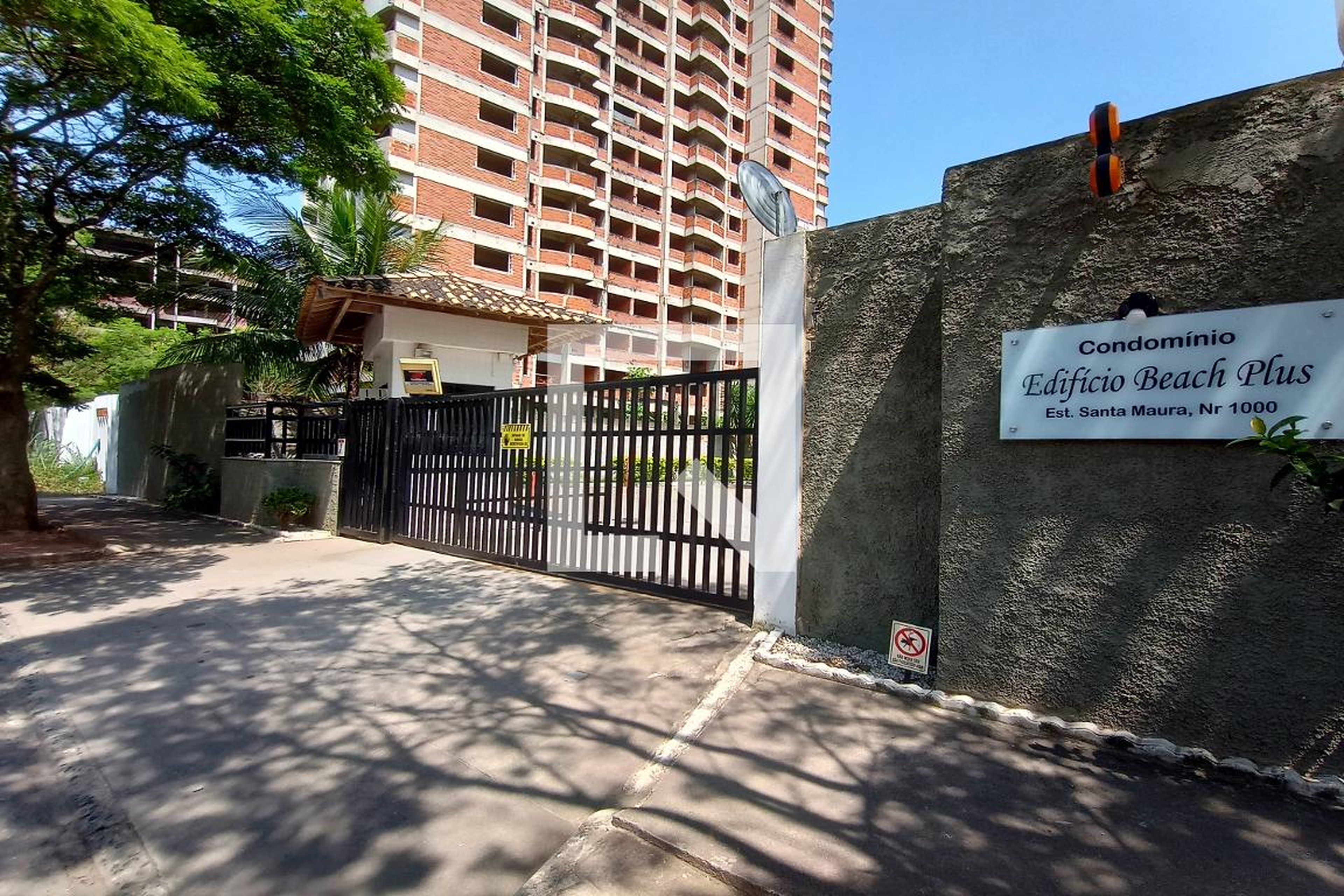 Fachada do Condomínio Condomínio Beach Plus