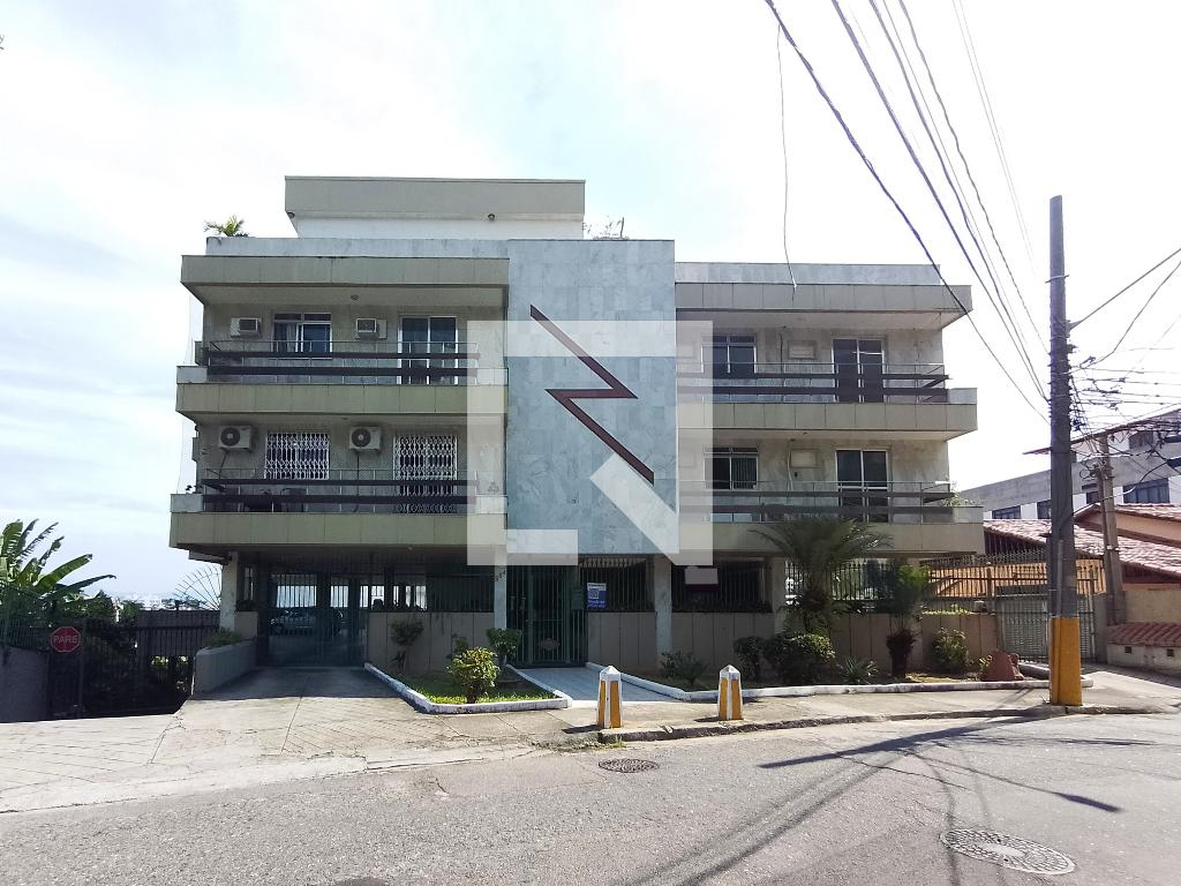 Fachada Condomínio em Rua Dom Emanuel Gomes, 584