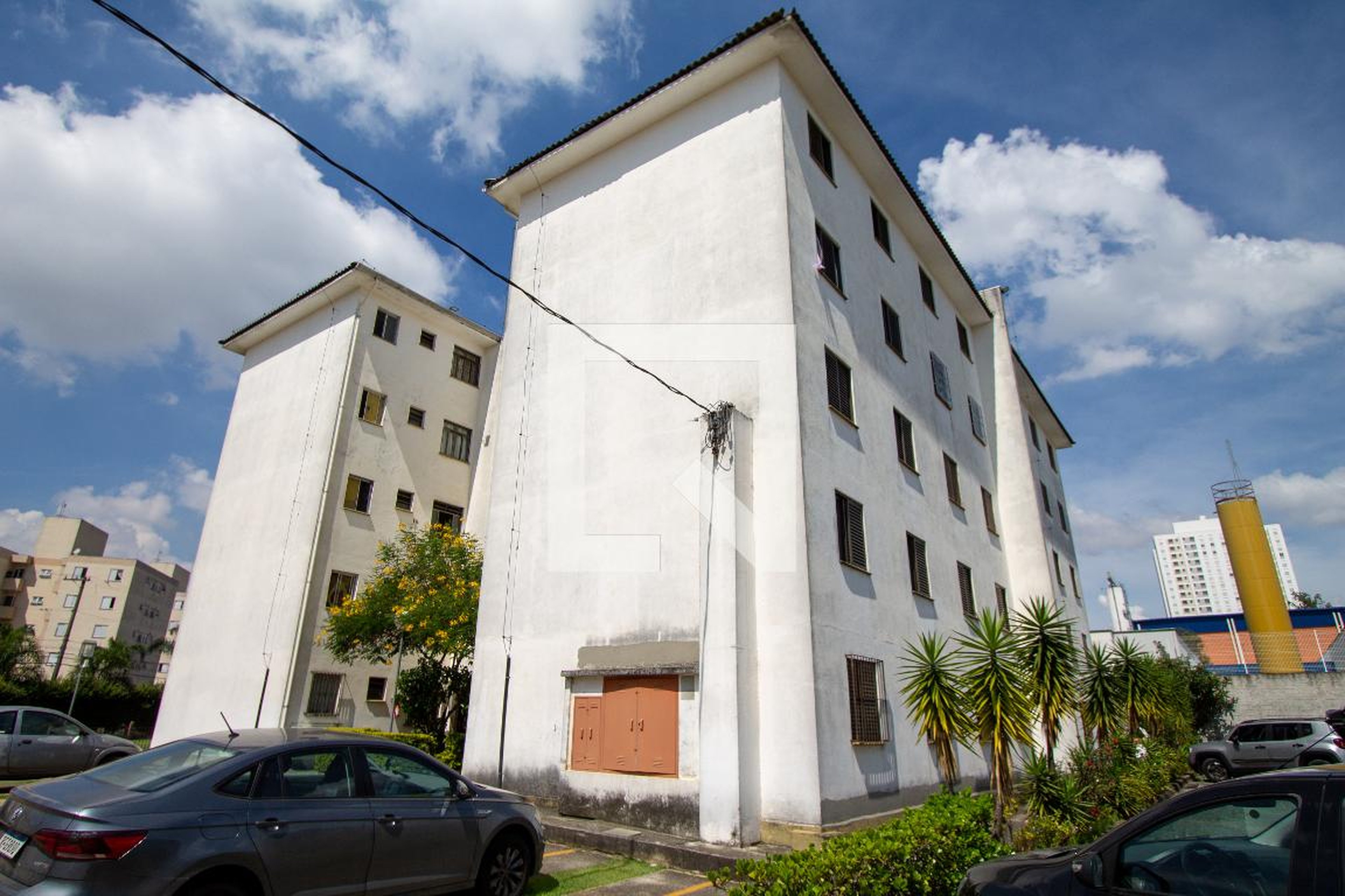 Fachada Condomínio em Via Transversal Sul, 130