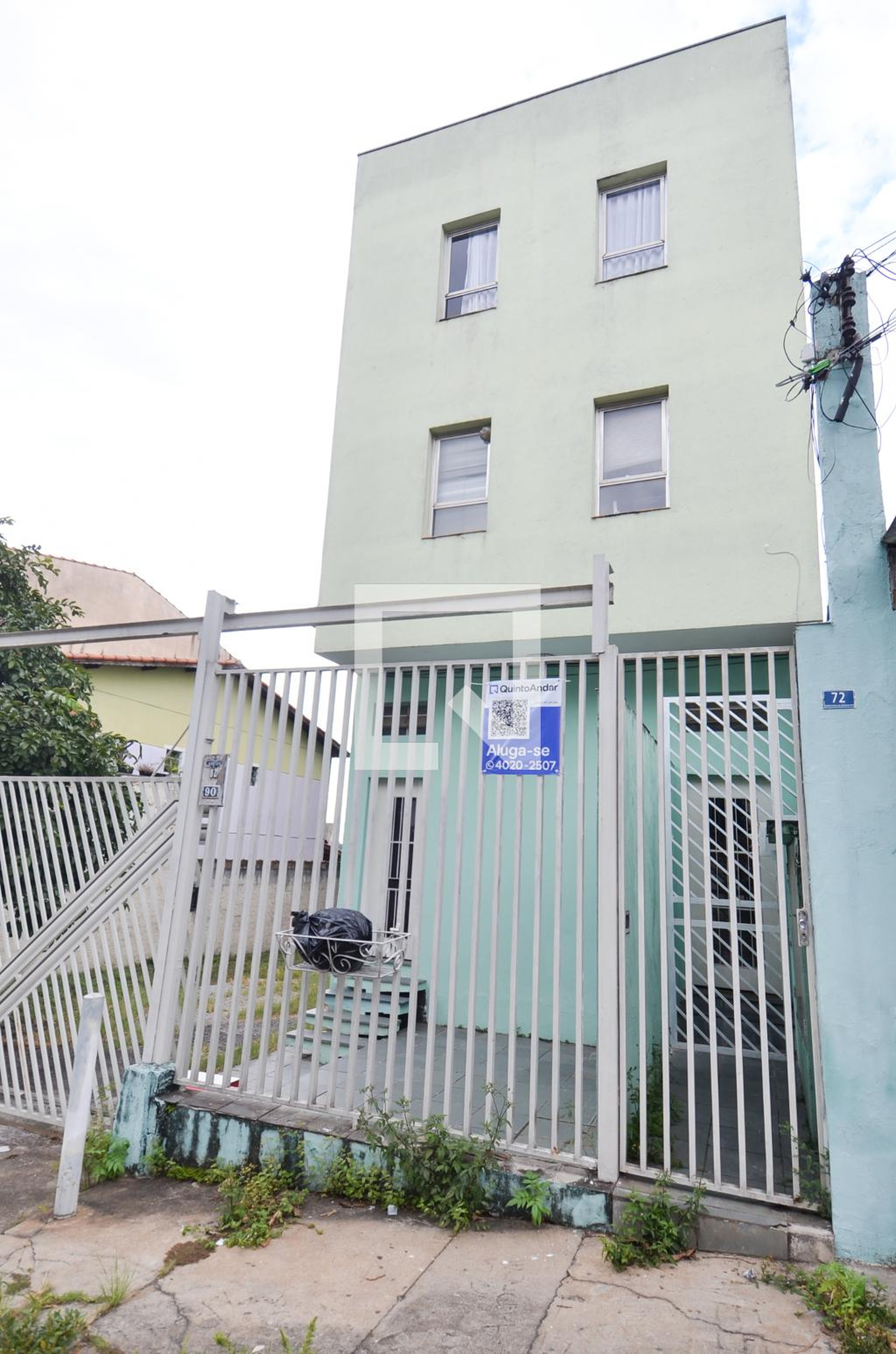 Fachada do Prédio Condomínio em Rua Caravari, 72