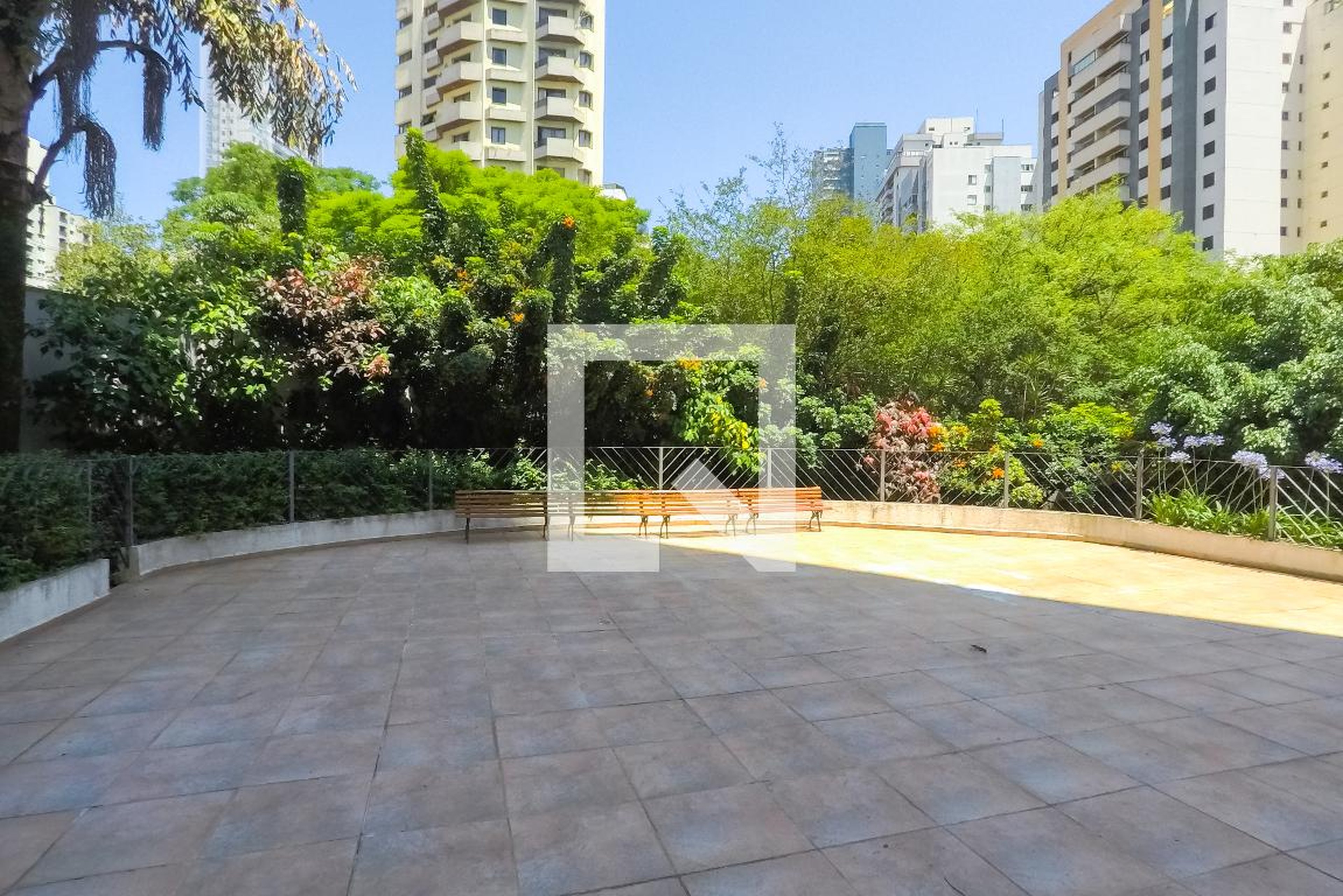 Área Externa - Edifício Thelma