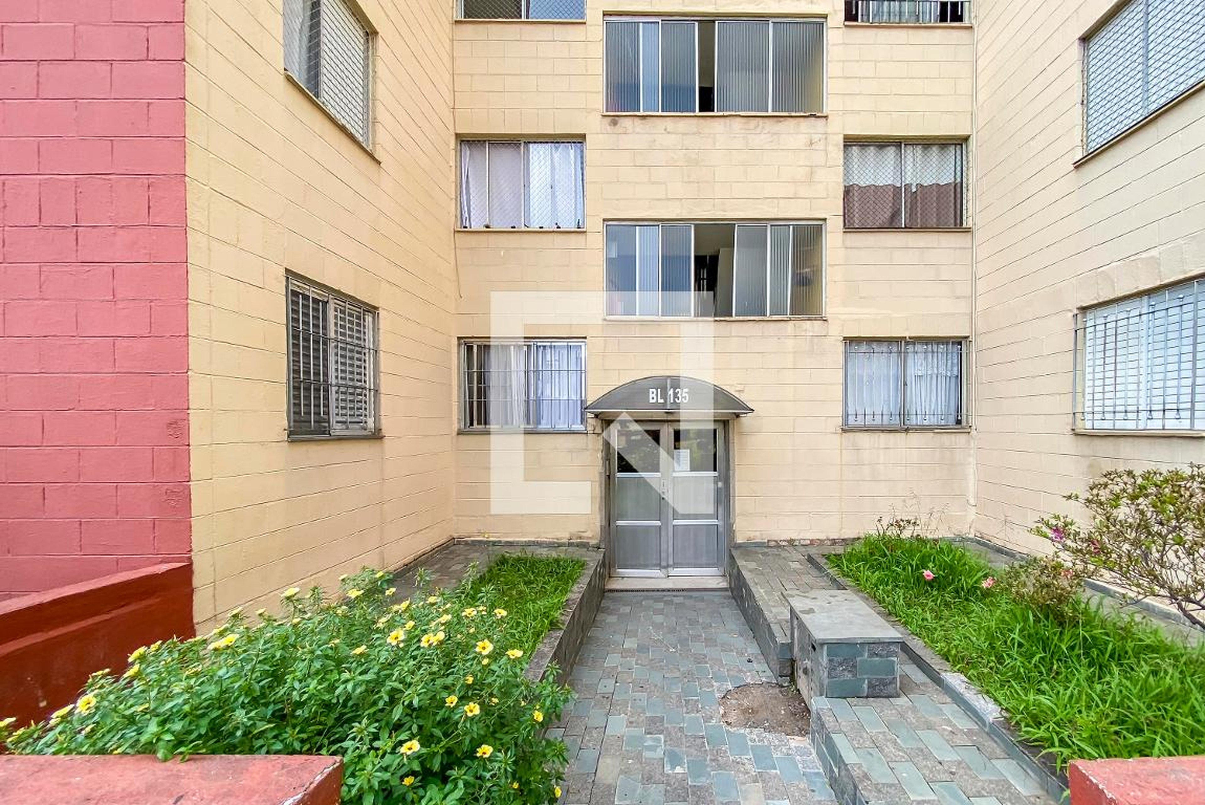 Entrada Condomínio em Rua Antônio Seixas Leite Ribeiro, 135