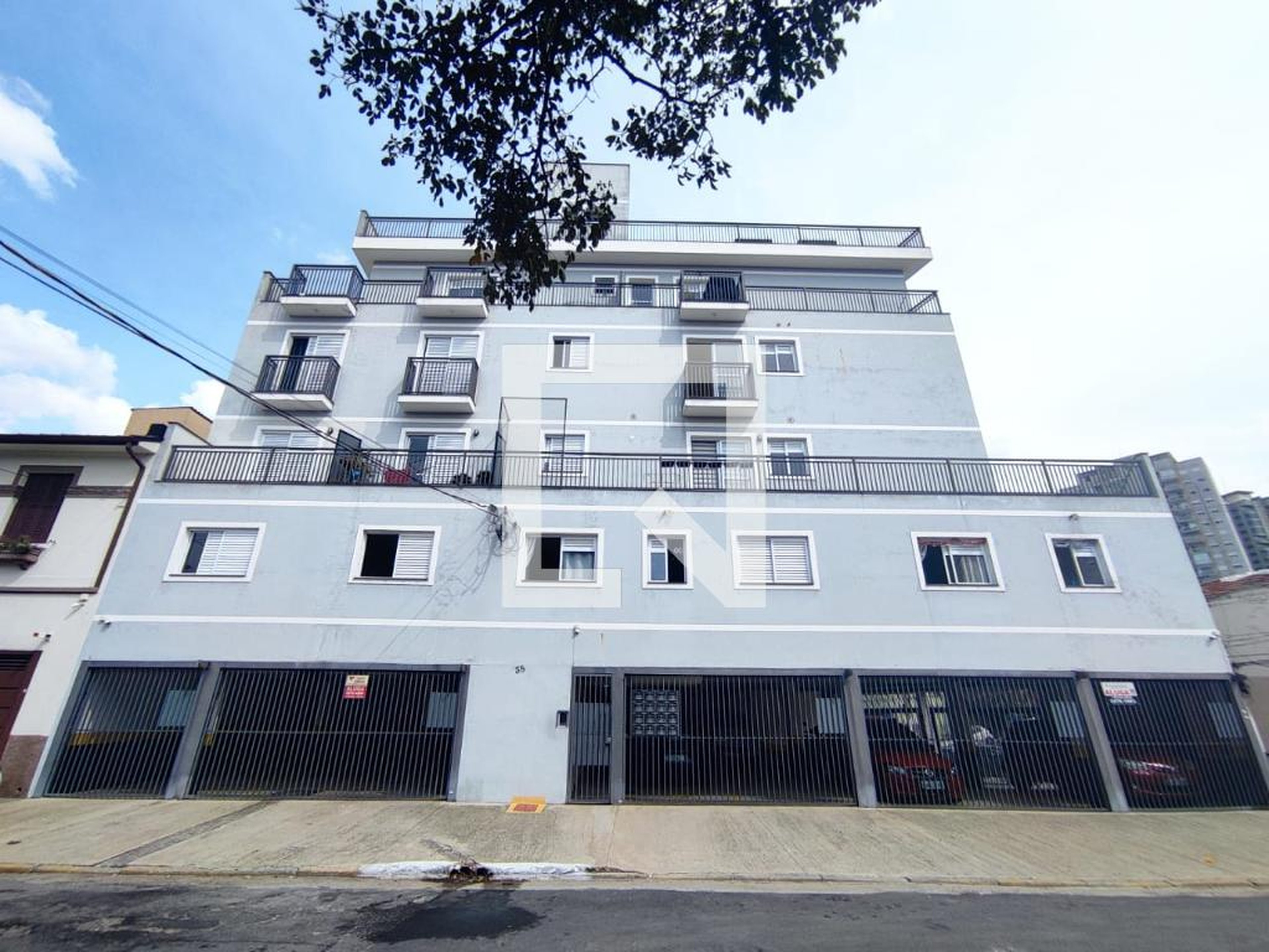 fachada Condomínio em Rua Capitão Rabelo, 38