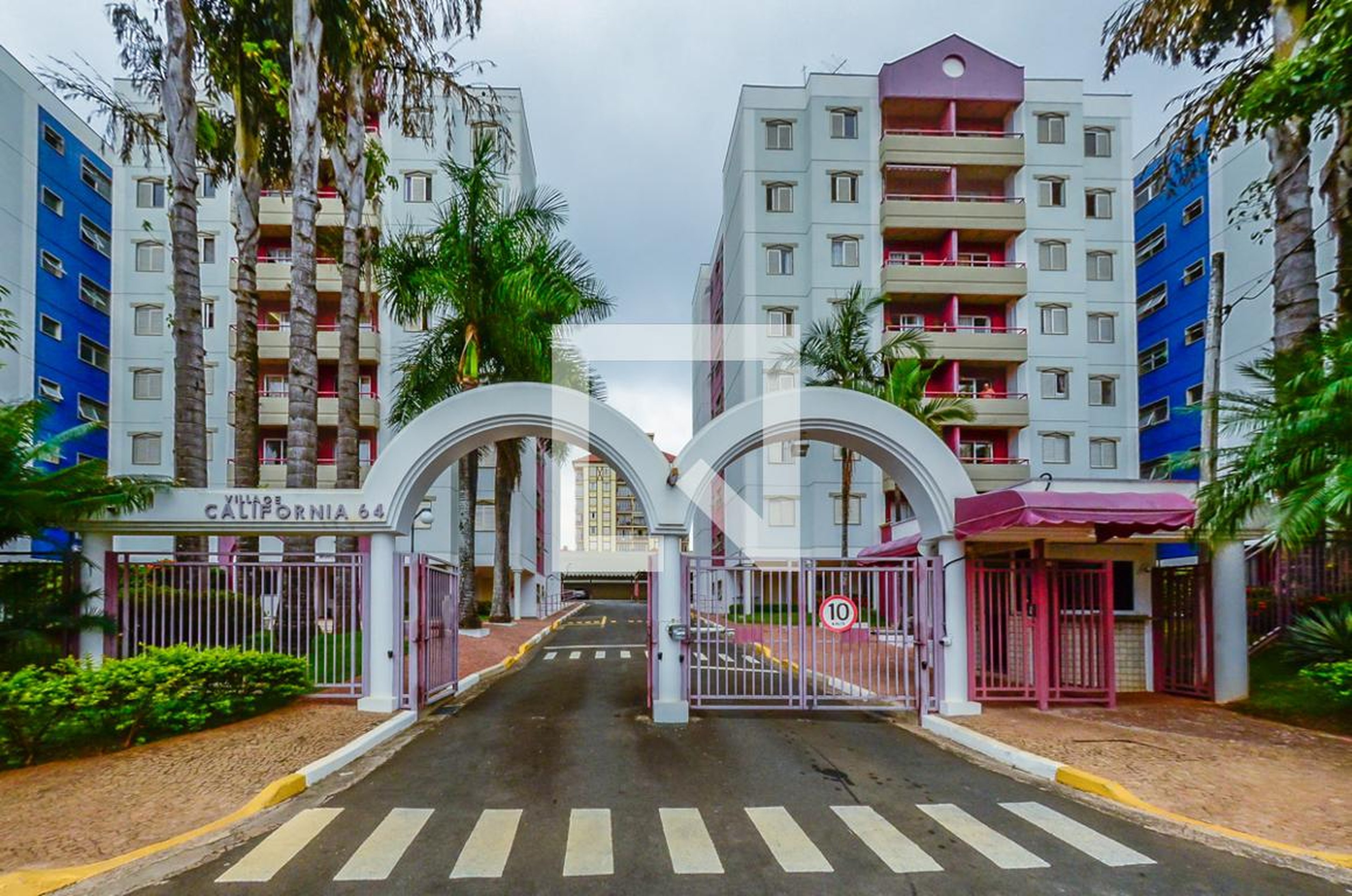 Fachada Condomínio Village Califórnia