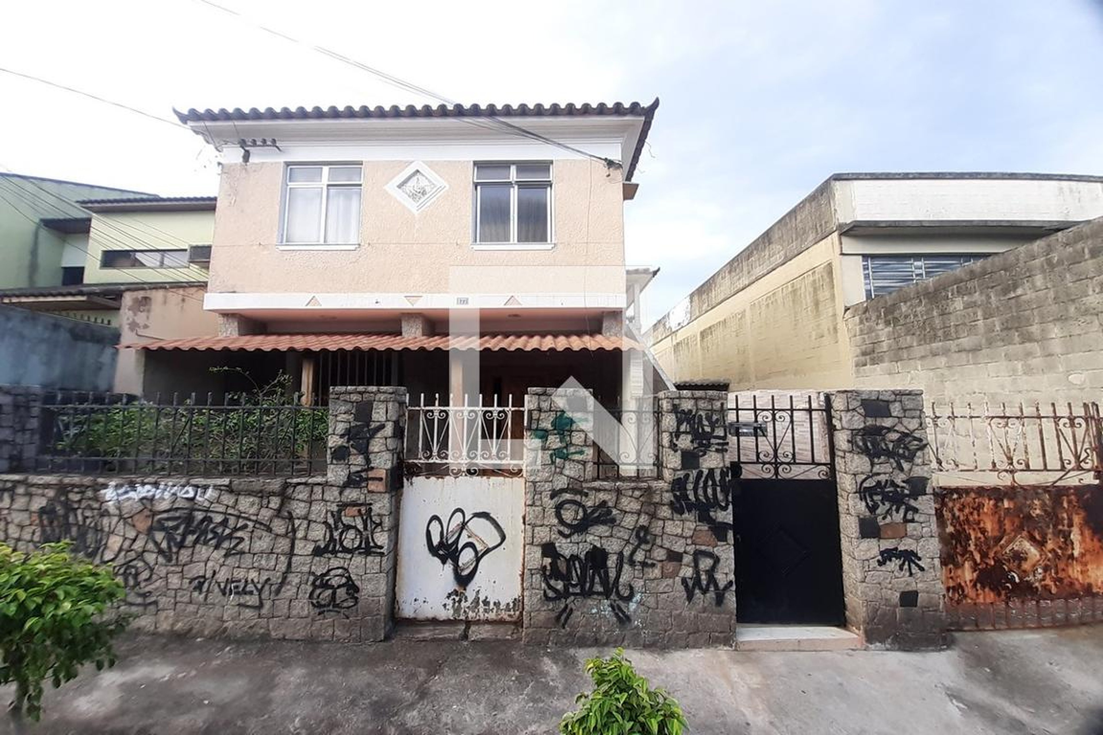 Fachada Condomínio em Rua Aiará, 177