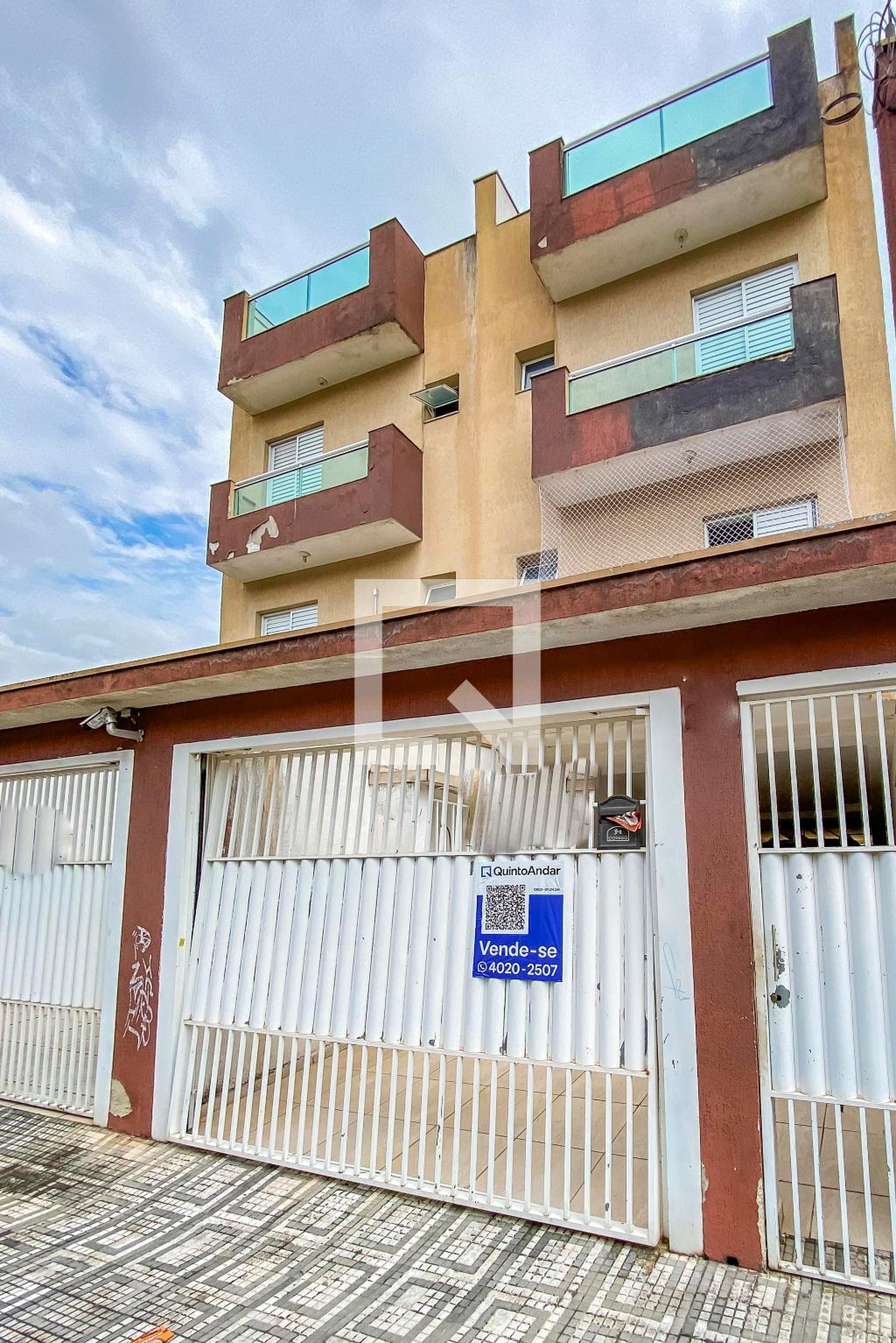 Fachada Condomínio em Rua Diadema, 218