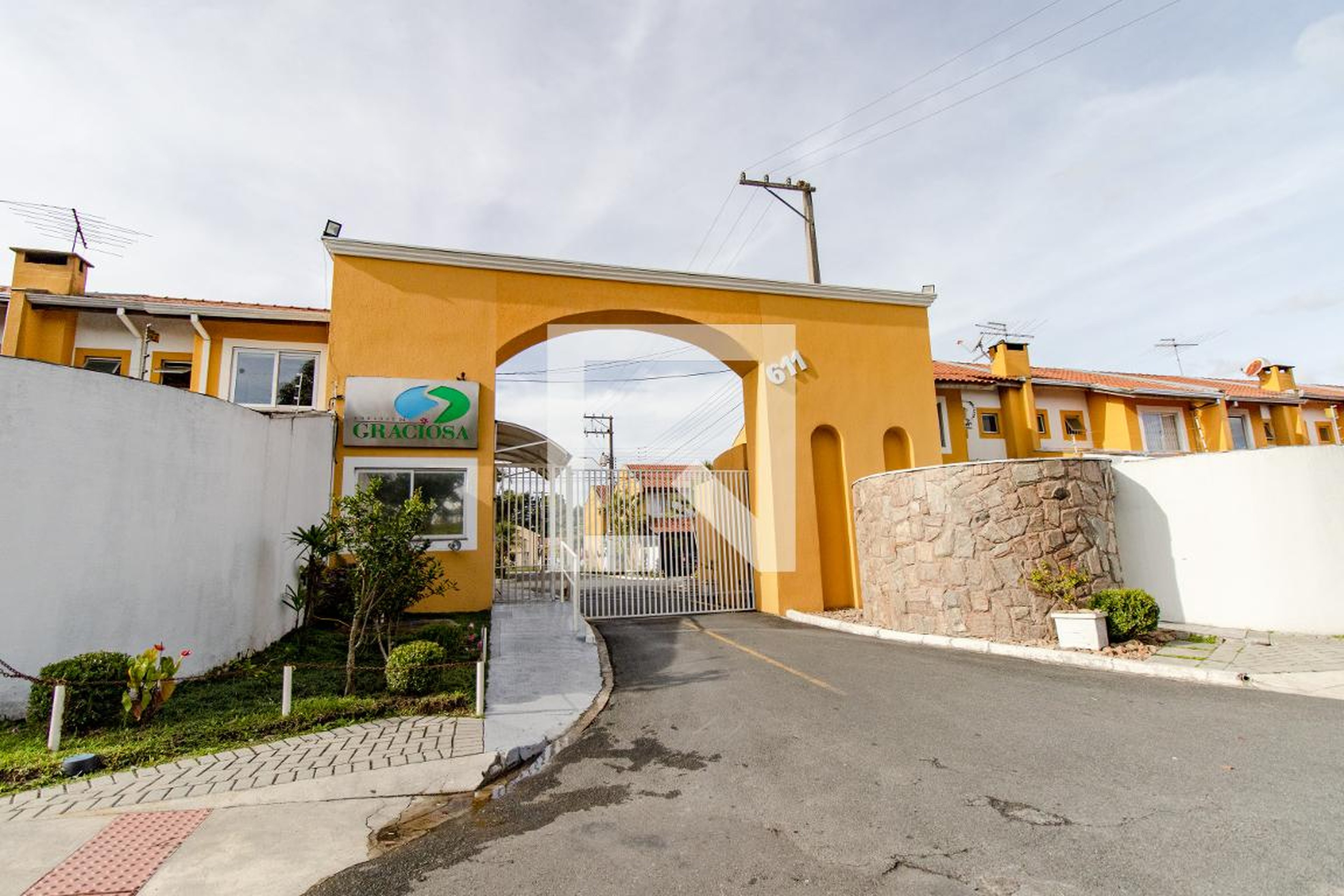 Fachada do Condomínio Condomínio em Rua Doutor Petrônio Romero de Souza, 611