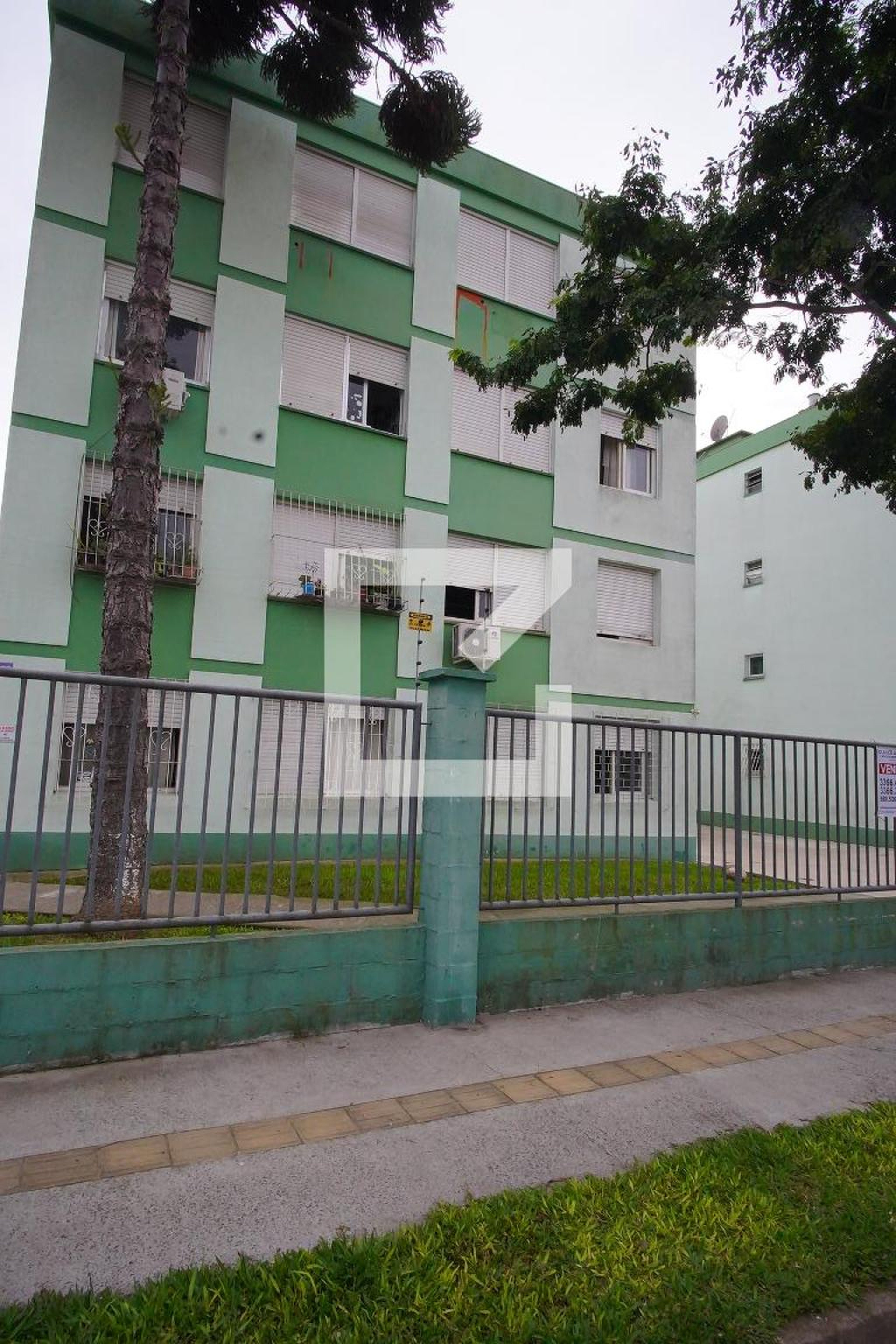 Edifício Condomínio em Rua Hermeto Bermudez, 450