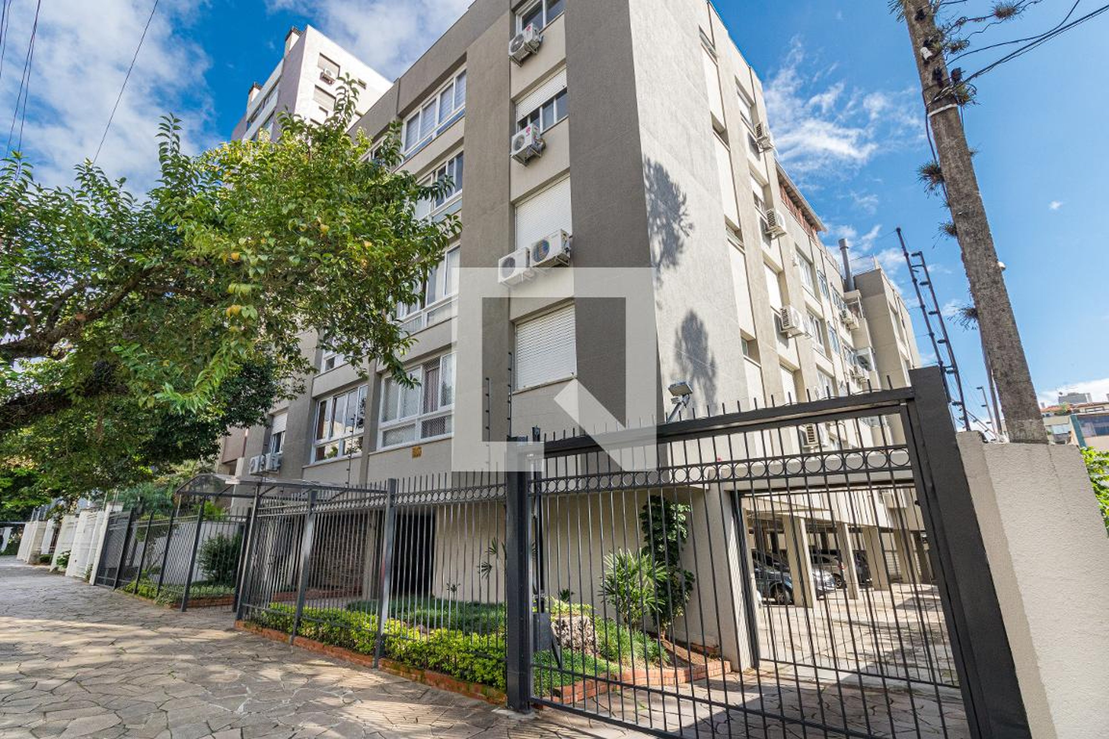 Fachada do Prédio Condomínio em Avenida Alegrete, 364