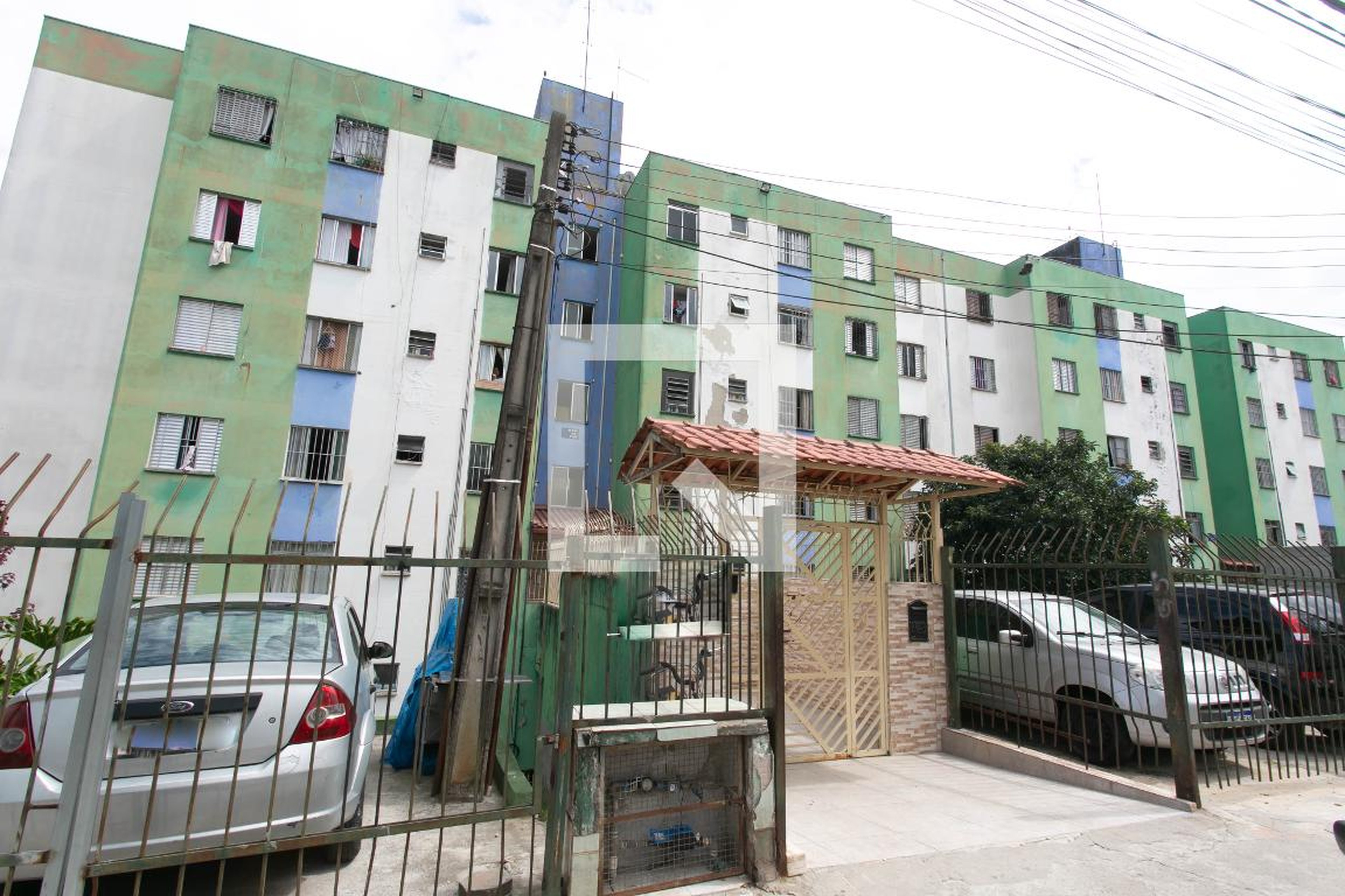 Fachada do Condomínio Condomínio em Rua Arraial de Santa Bárbara, 745