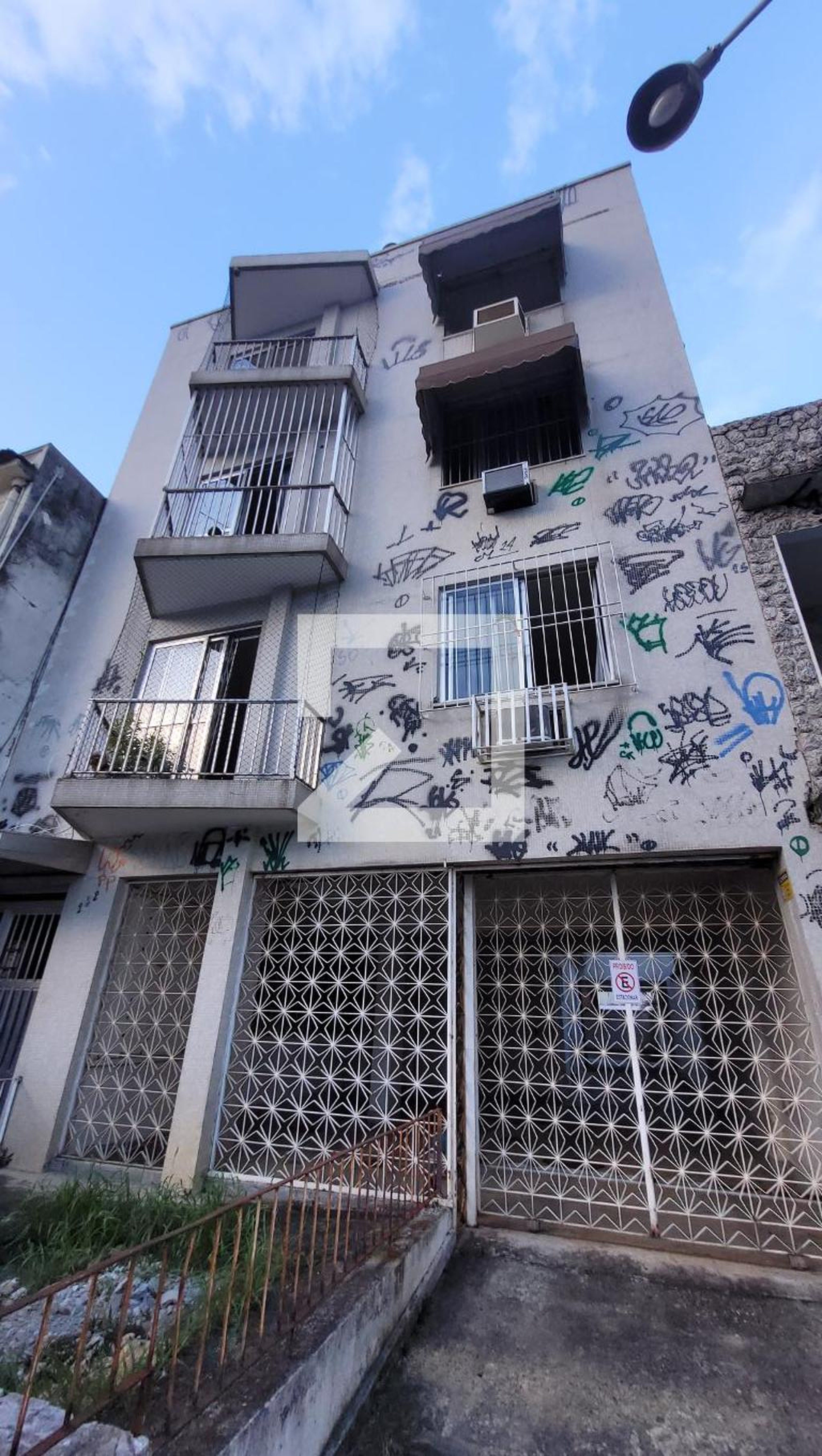 Fachada Condomínio em Rua Marquês de Aracati, 252