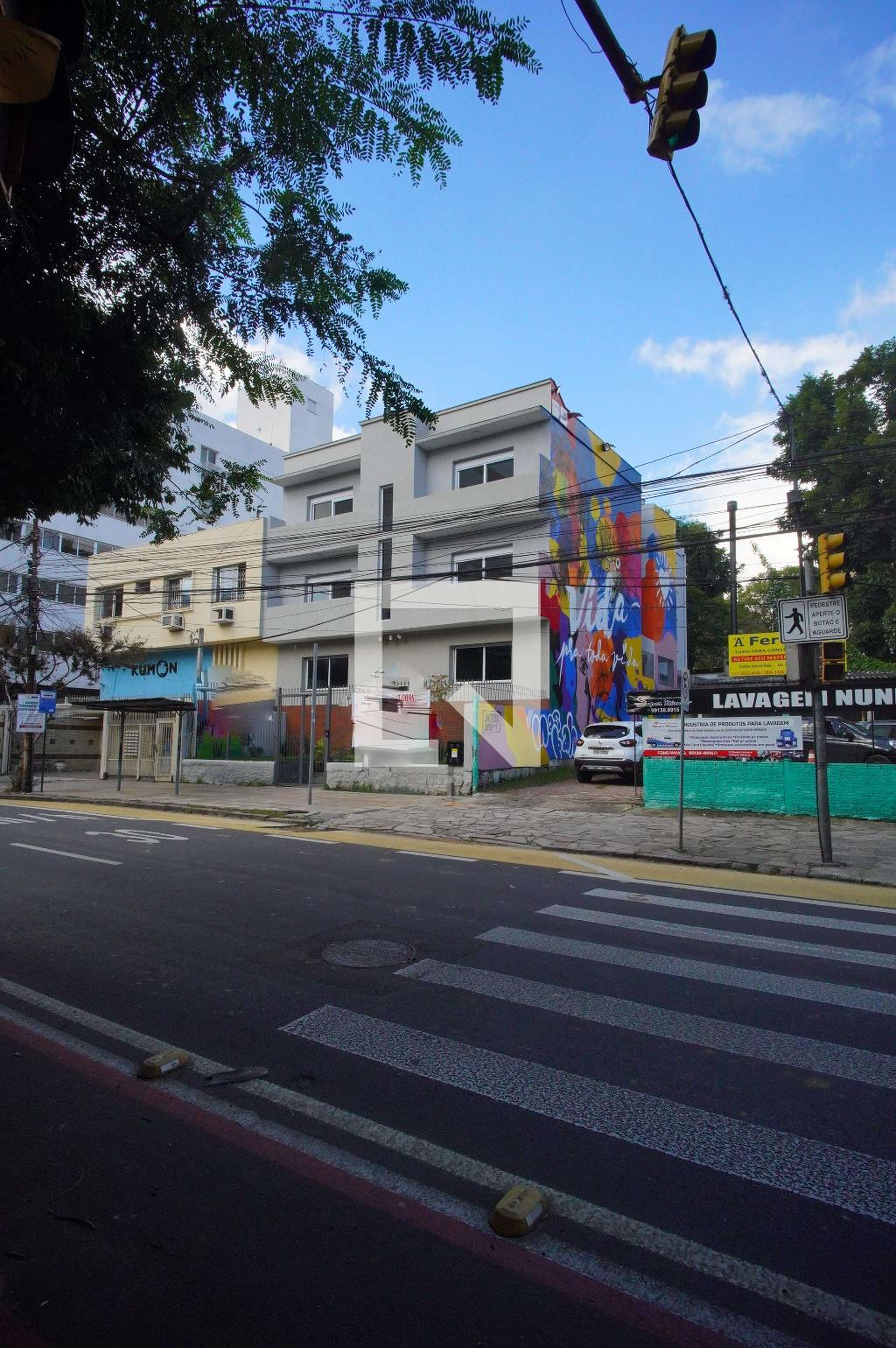 Edifício Condomínio em Rua Eudoro Berlink, 623