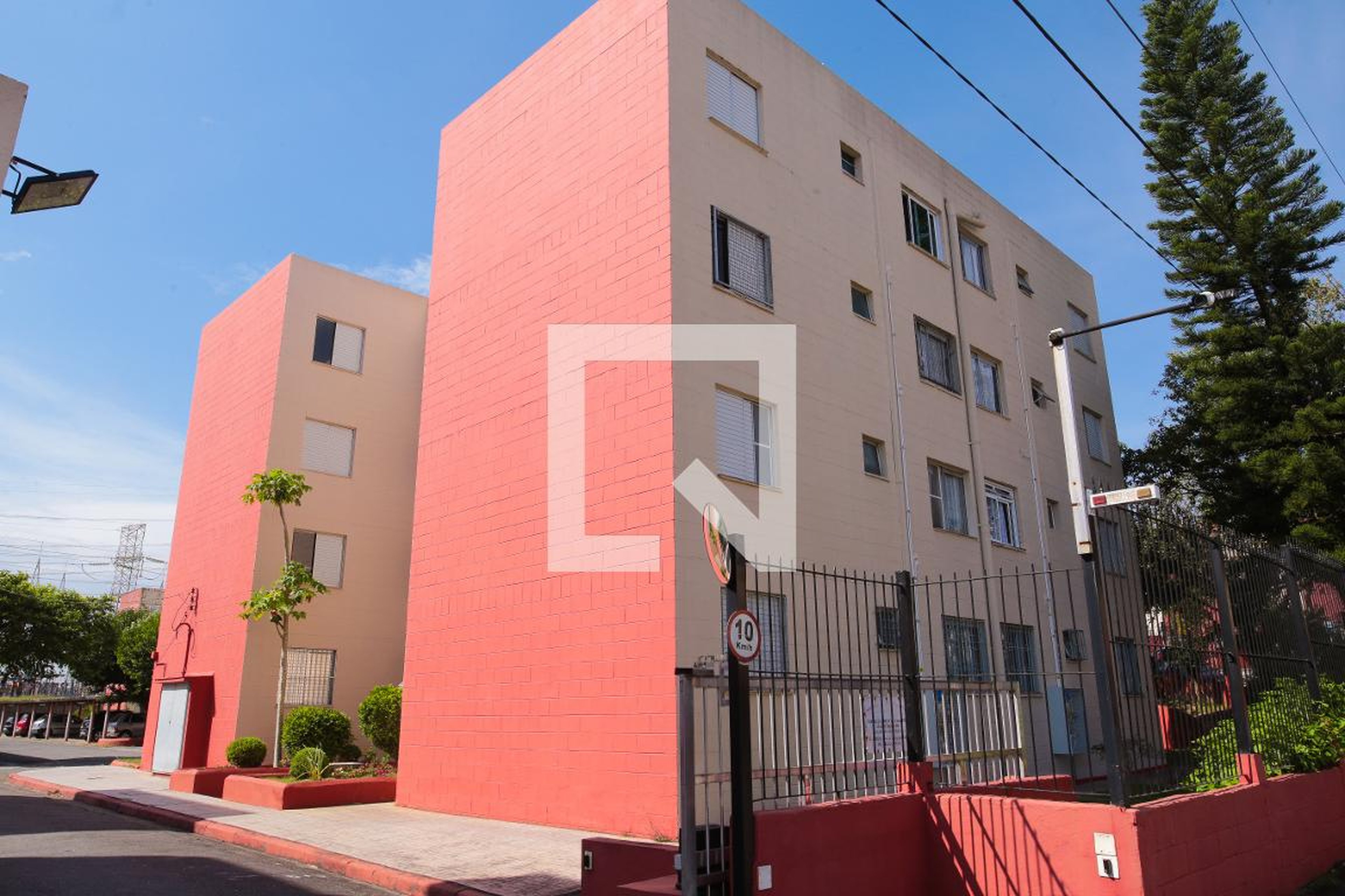 Fachada Condomínio em Rua Doutor Nelo Rosati, 421