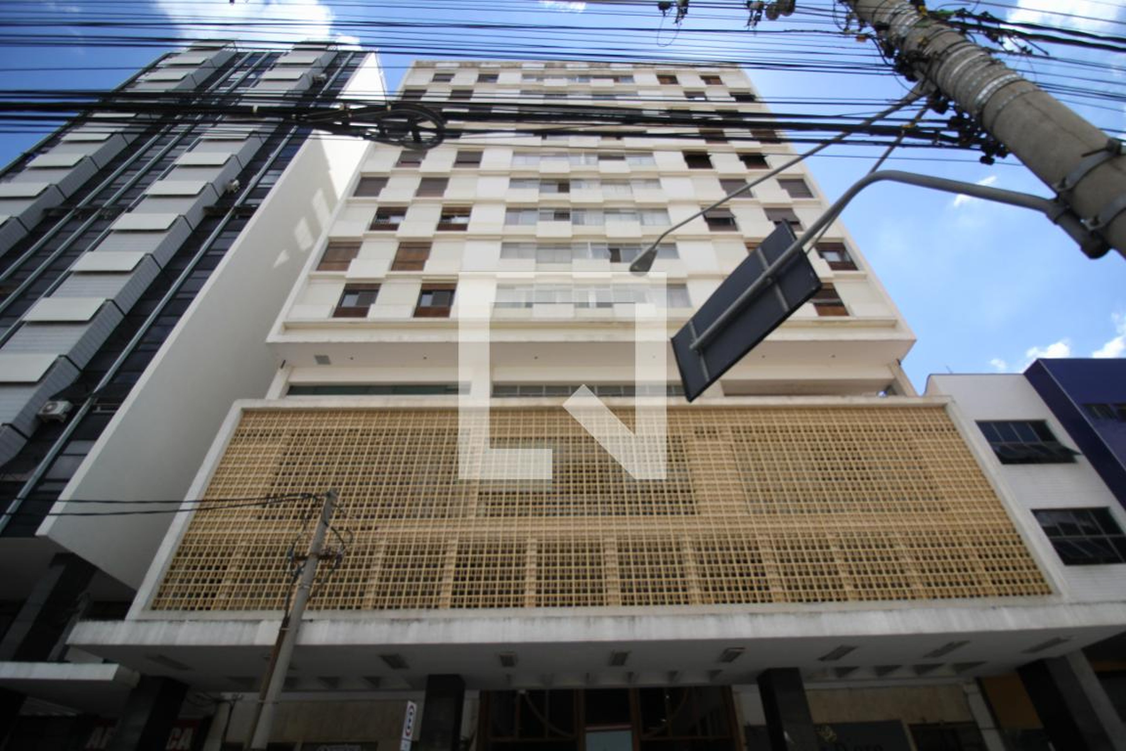 Fachada Condomínio em Rua Padre Luiz, 38