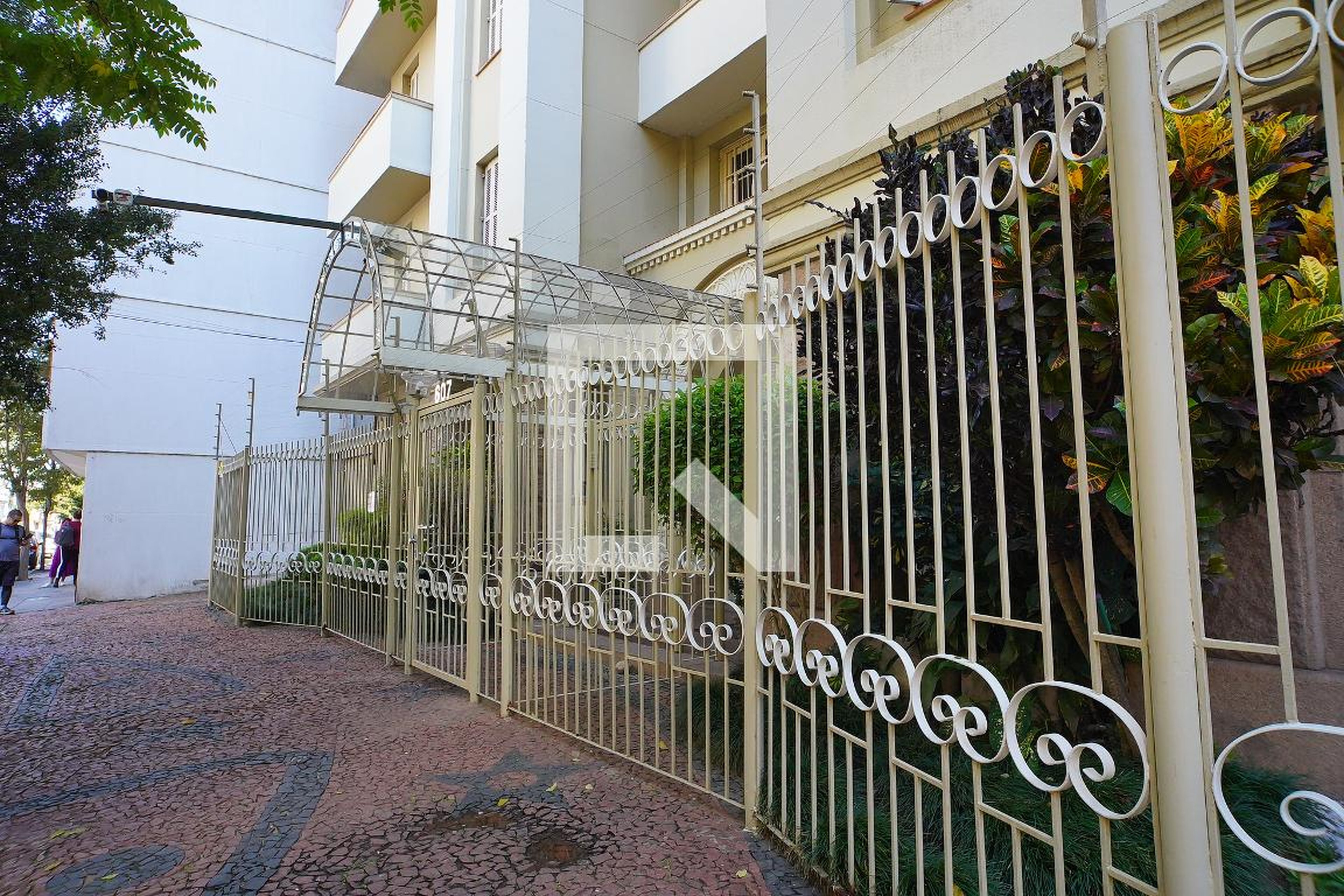 Fachada do Condomínio Edifício Glória