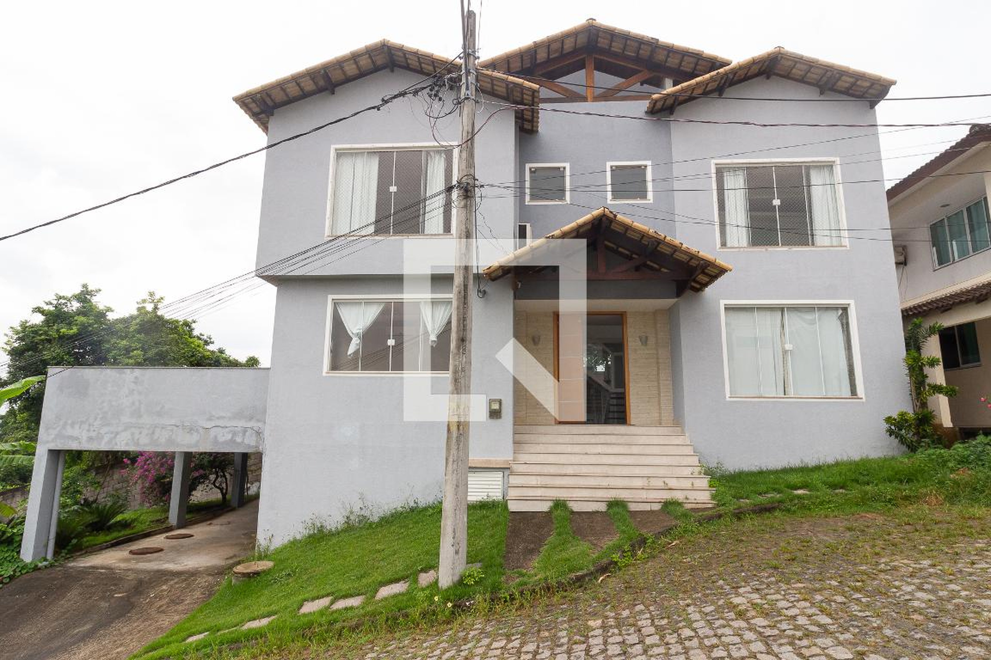 Fachada Condomínio em Rua Aratanha, 1112