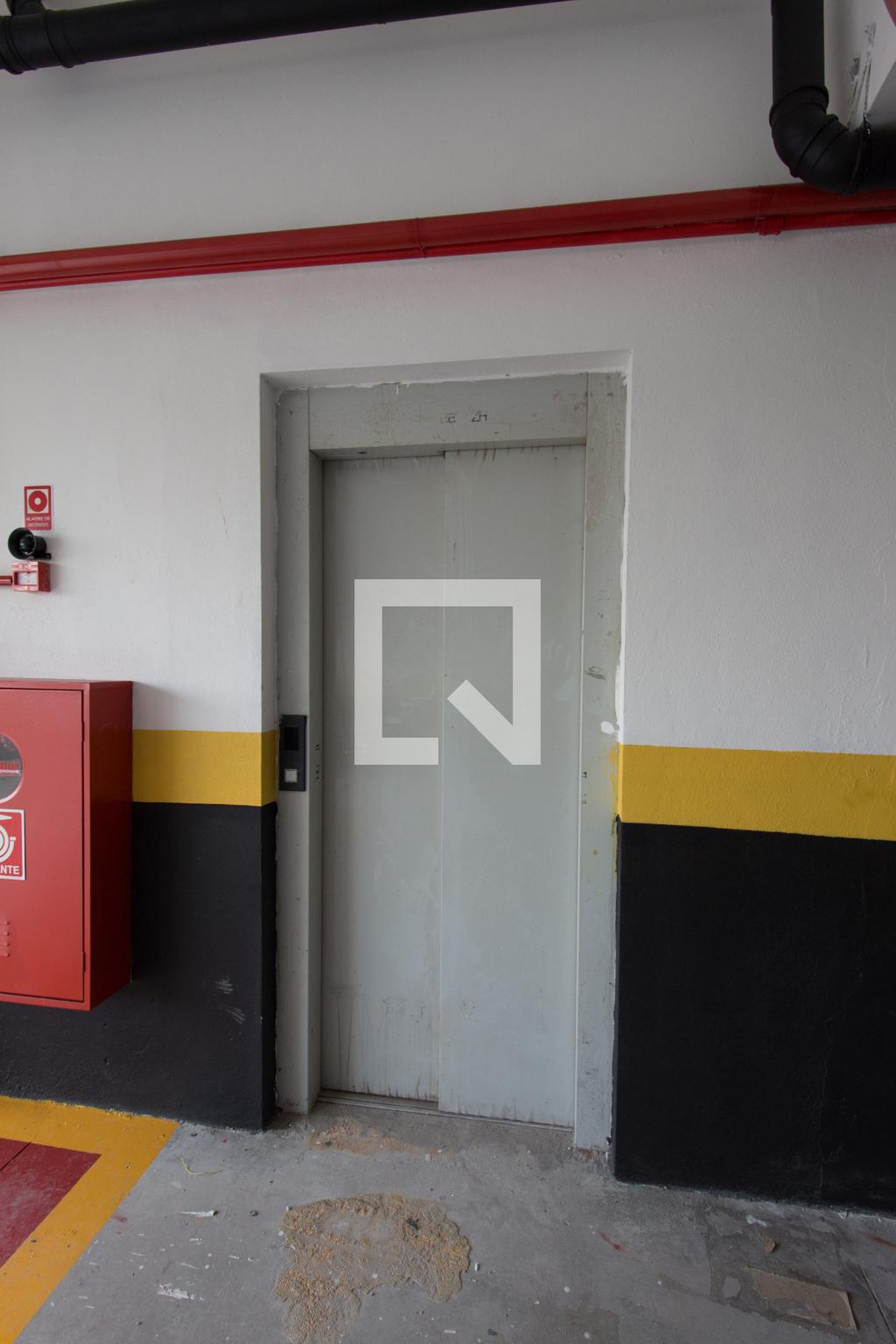 Elevador - Residencial Montenegro