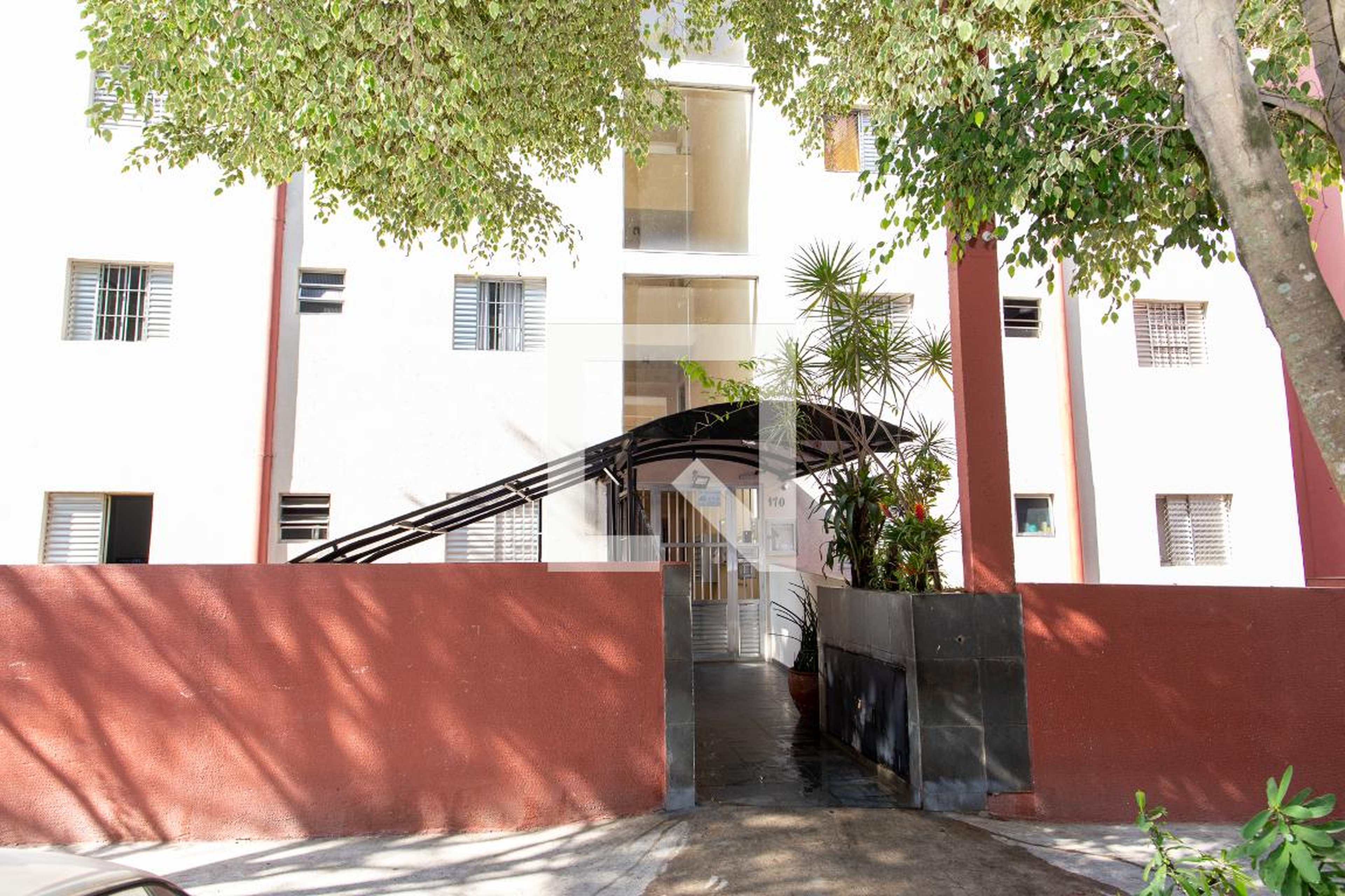 Fachada do Condomínio Condomínio em Rua Martim Afonso, 170