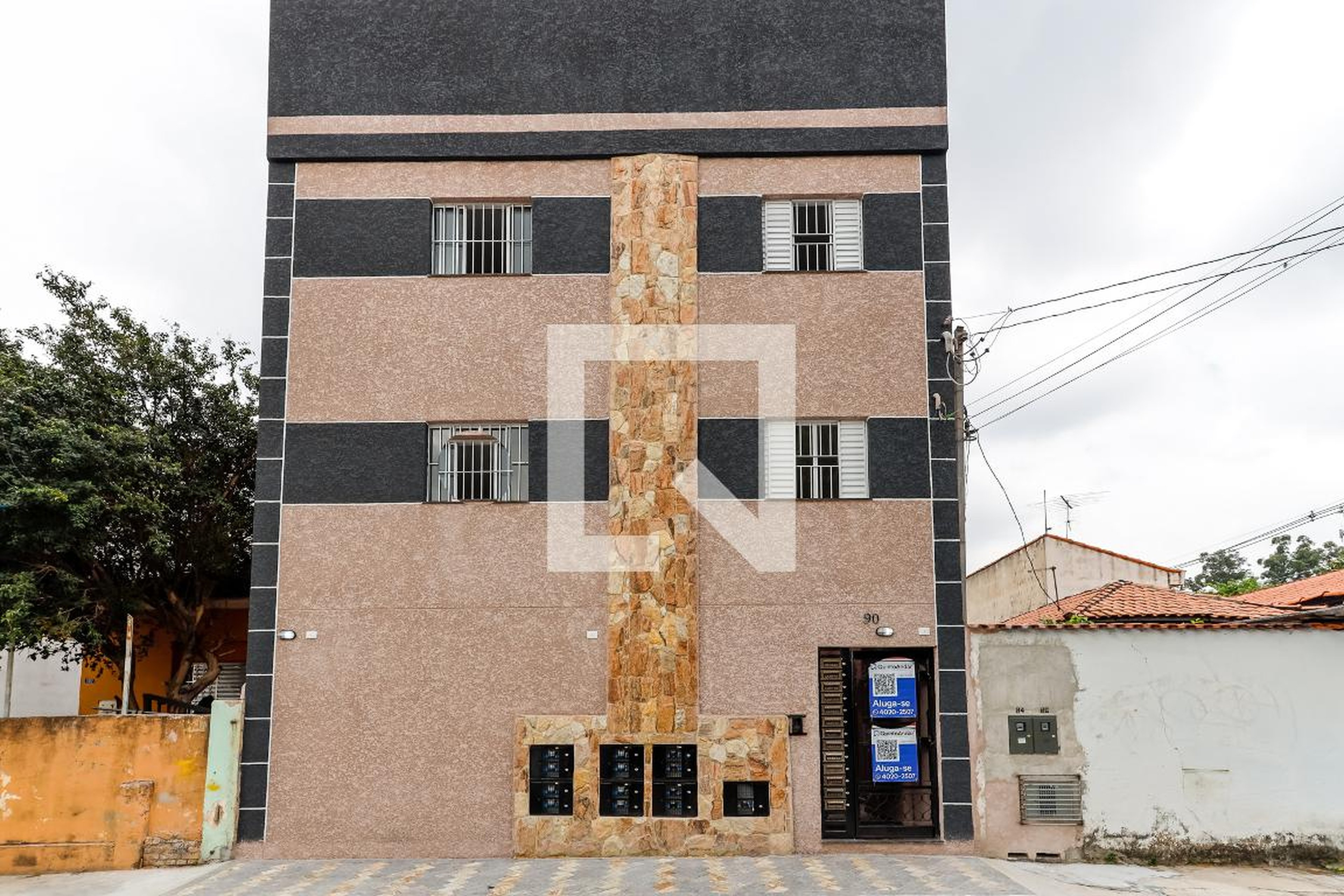 Fachada Condomínio em Rua Astecas, 696