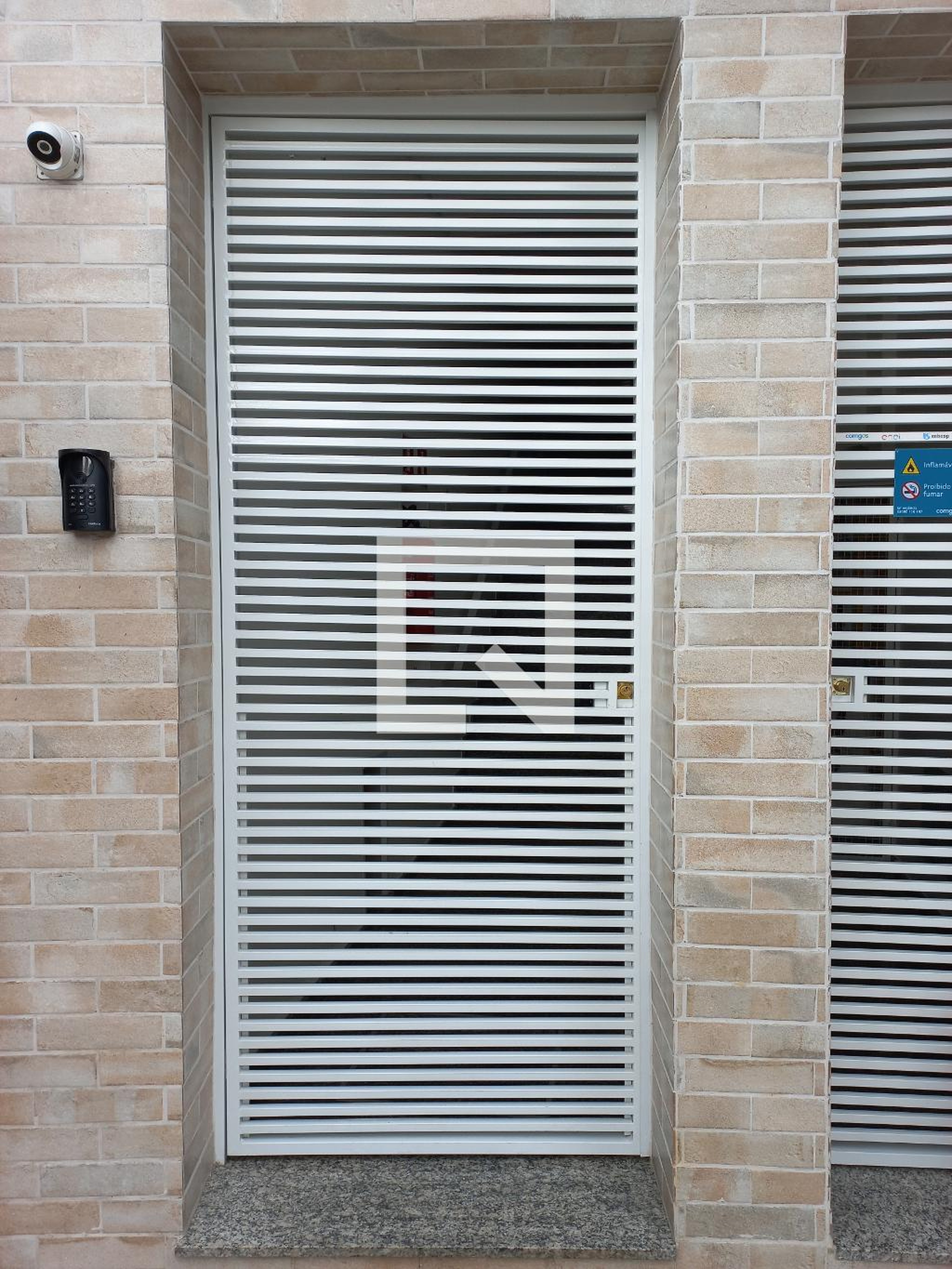 Fachada do Prédio Condomínio em Rua Caramuru, 55