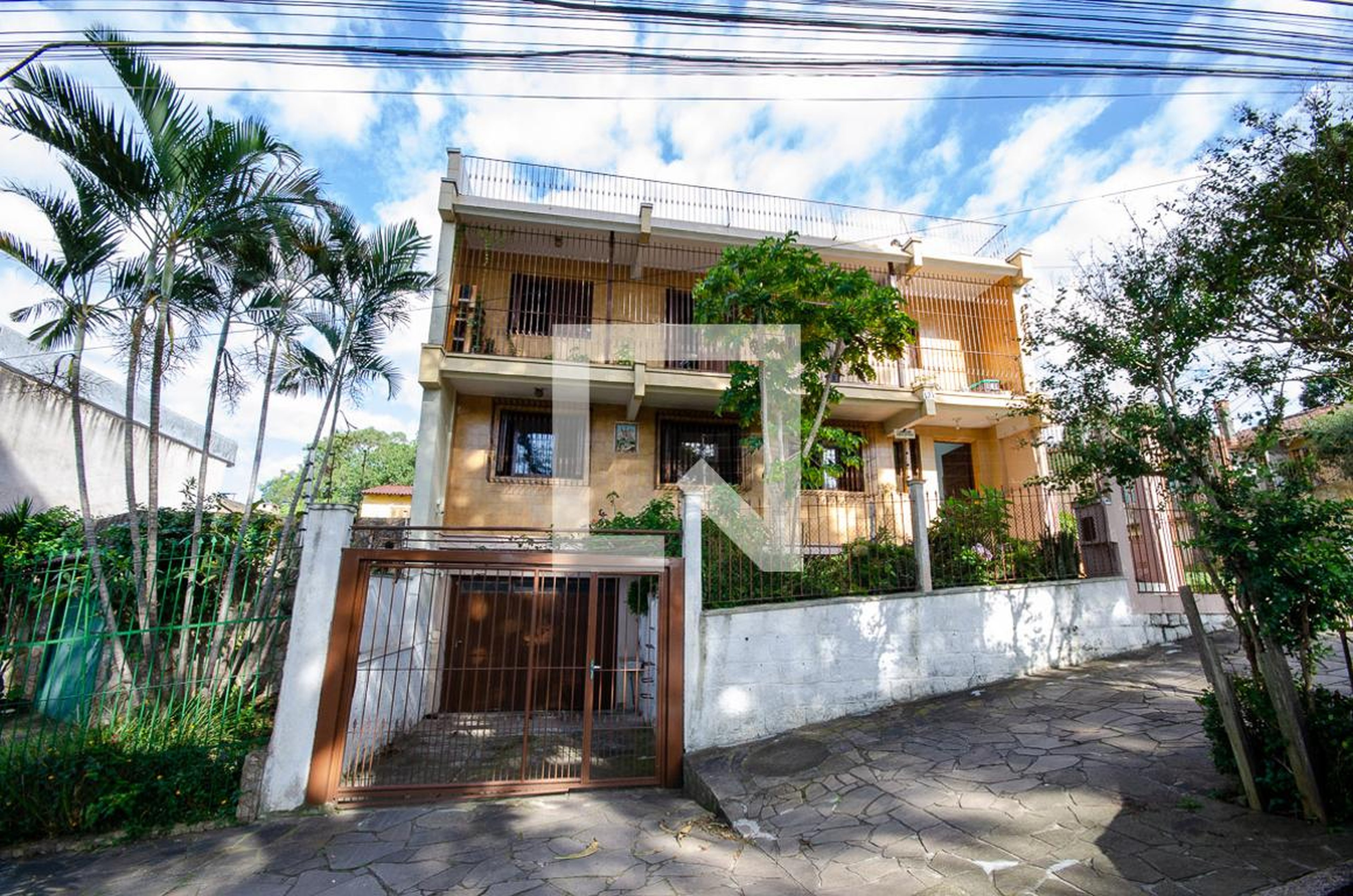 Fachada Condomínio em Rua Mutualidade, 121