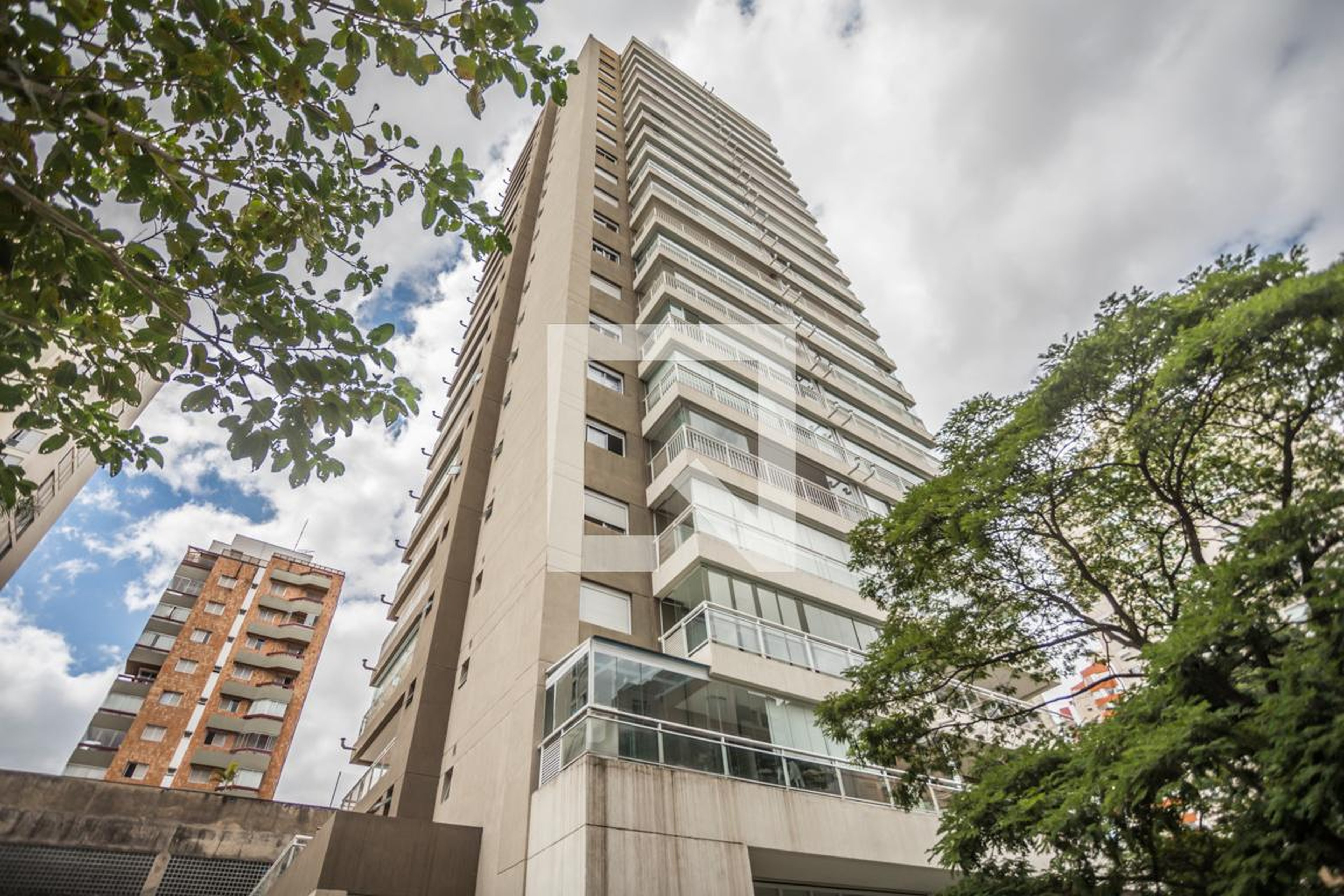 Fachada Condomínio em Rua José Feliciano, 92