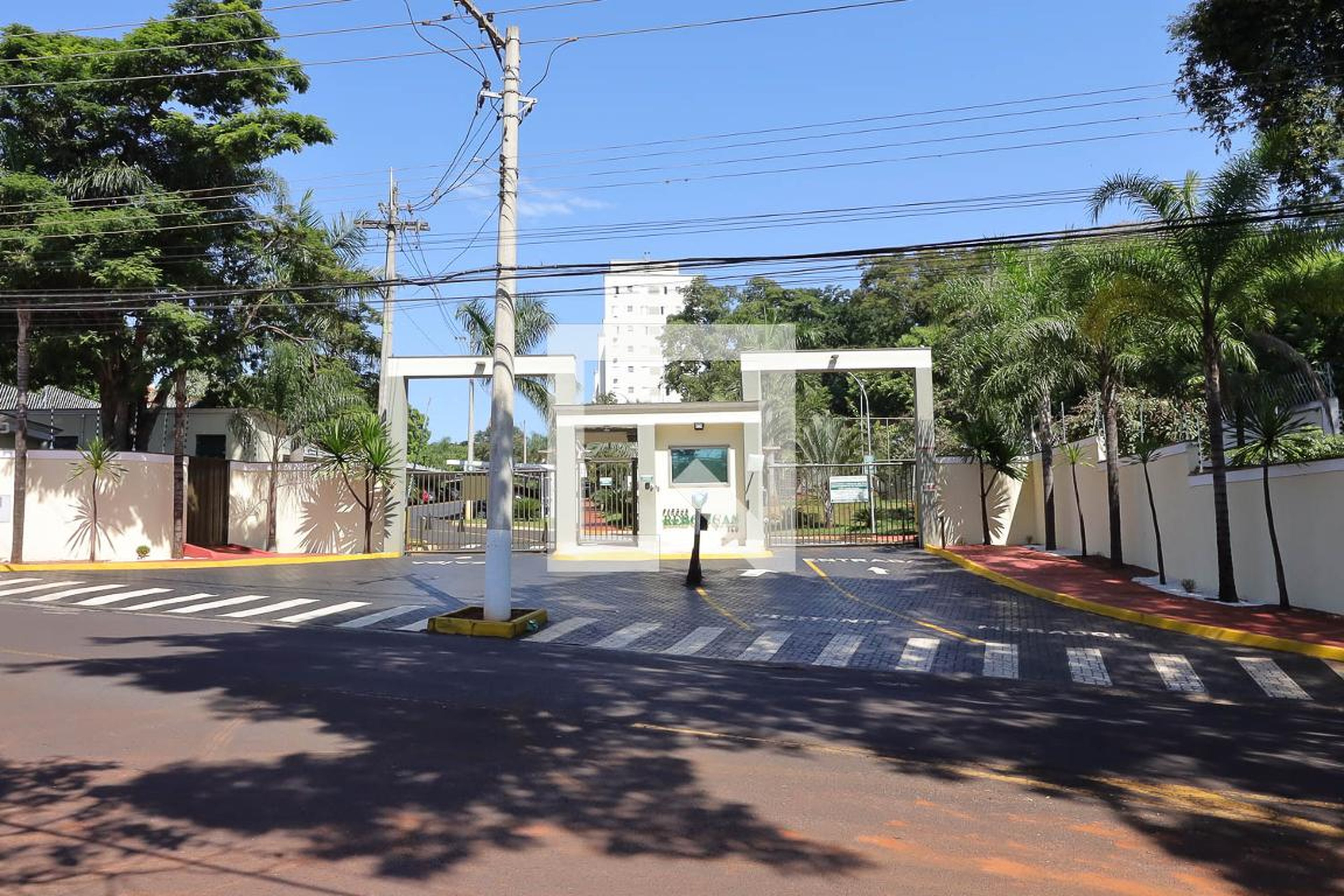 Portaria Condomínio em Rua Domingos Azenari, 141