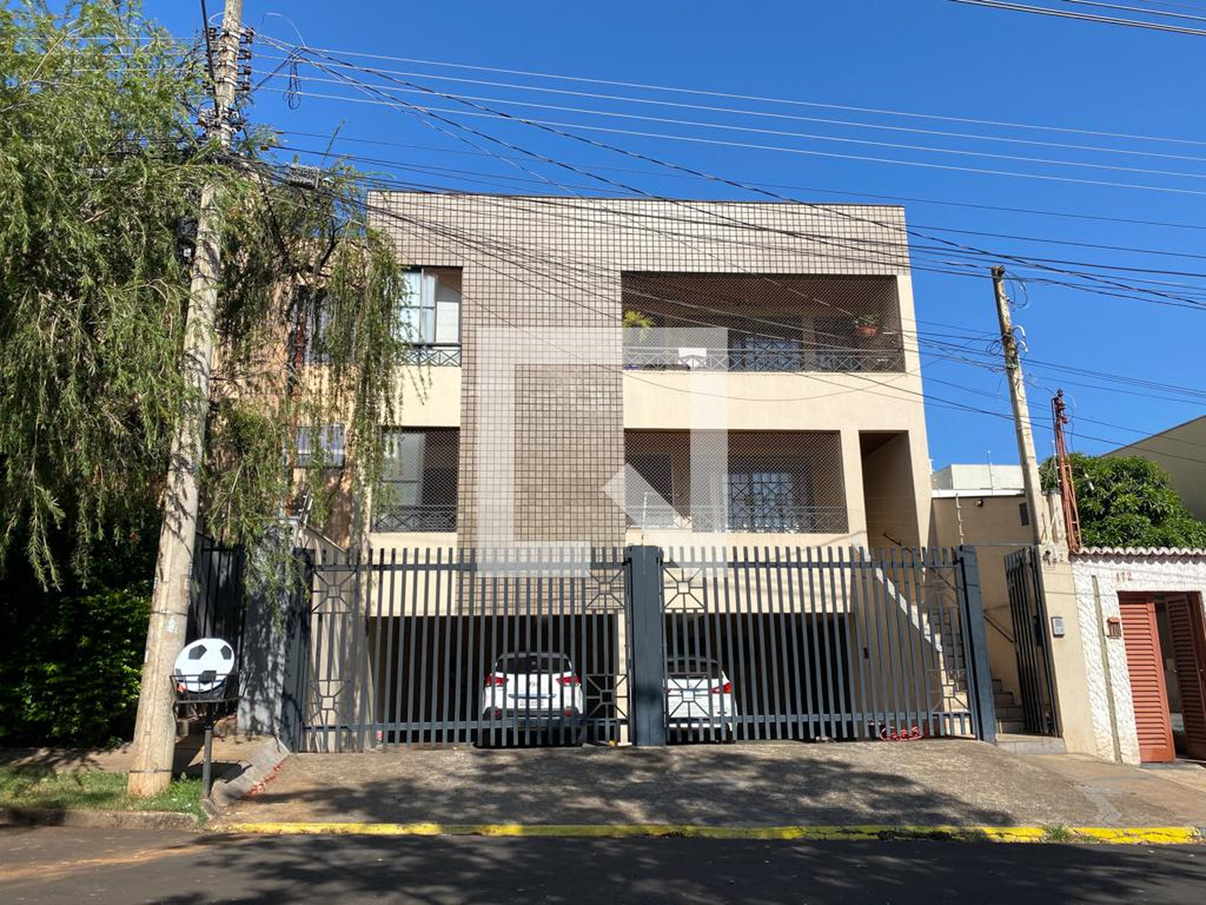 Fachada do Prédio Condomínio Taina