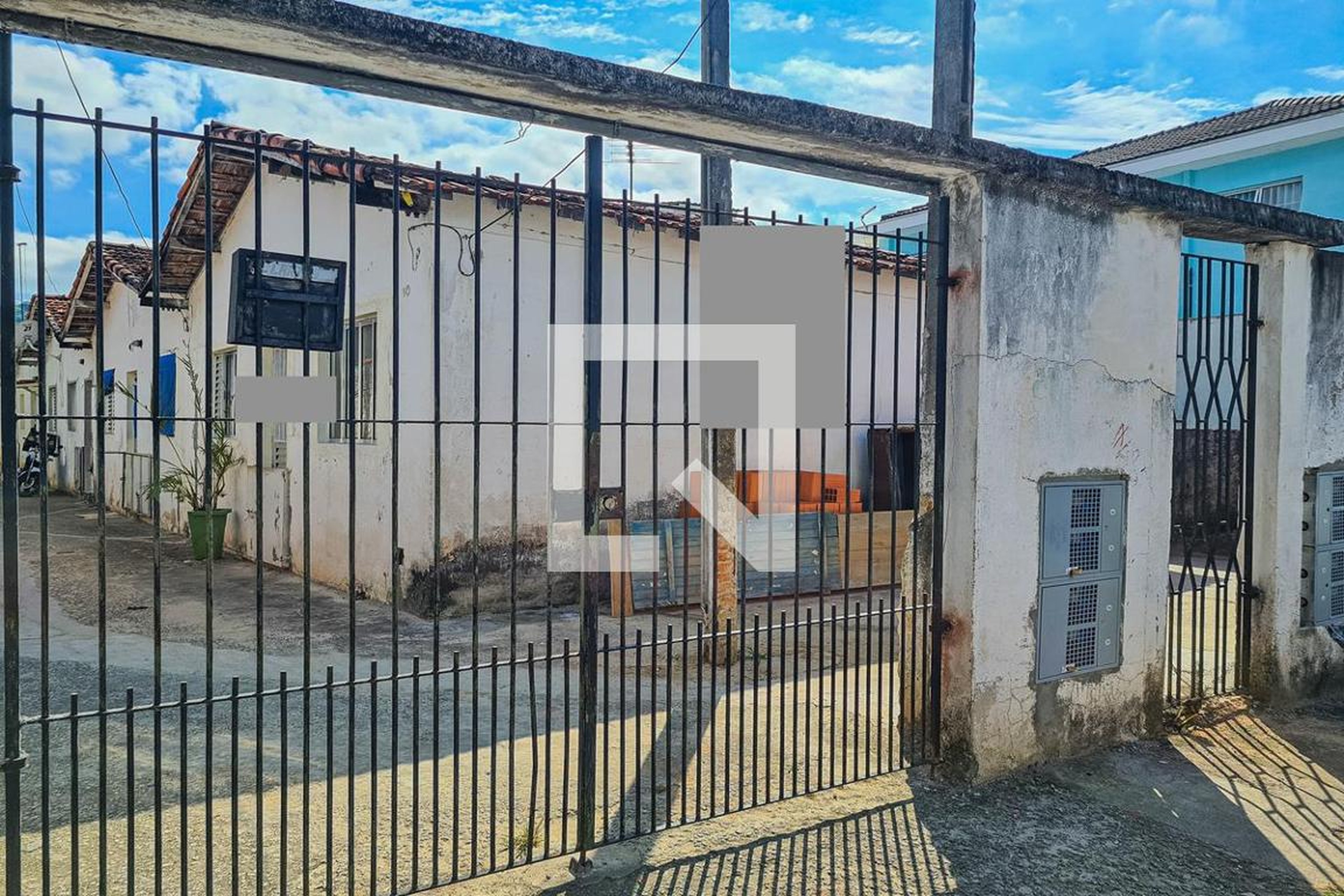 Fachada Condomínio em Rua Vieira de Melo, 651