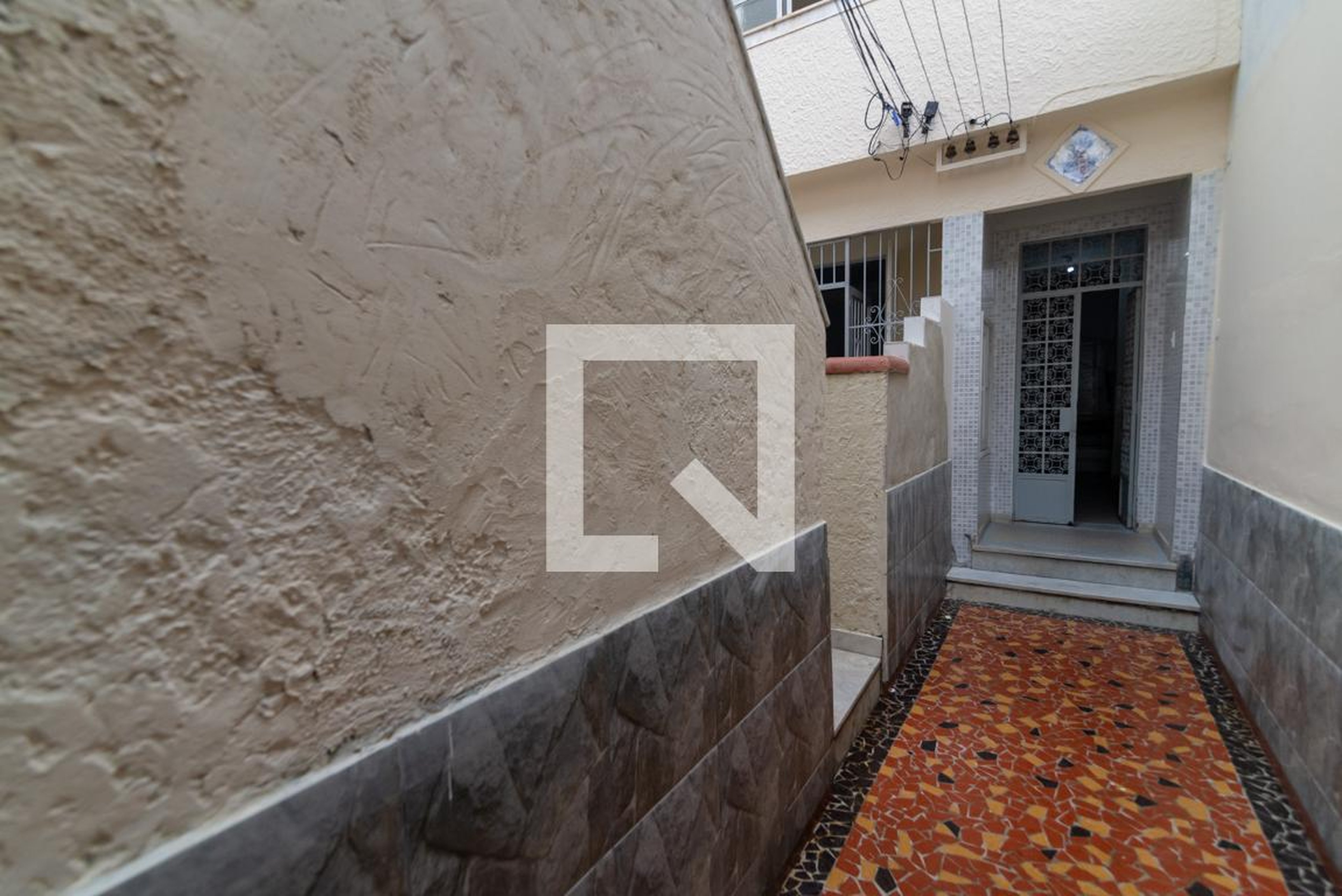 Hall - null