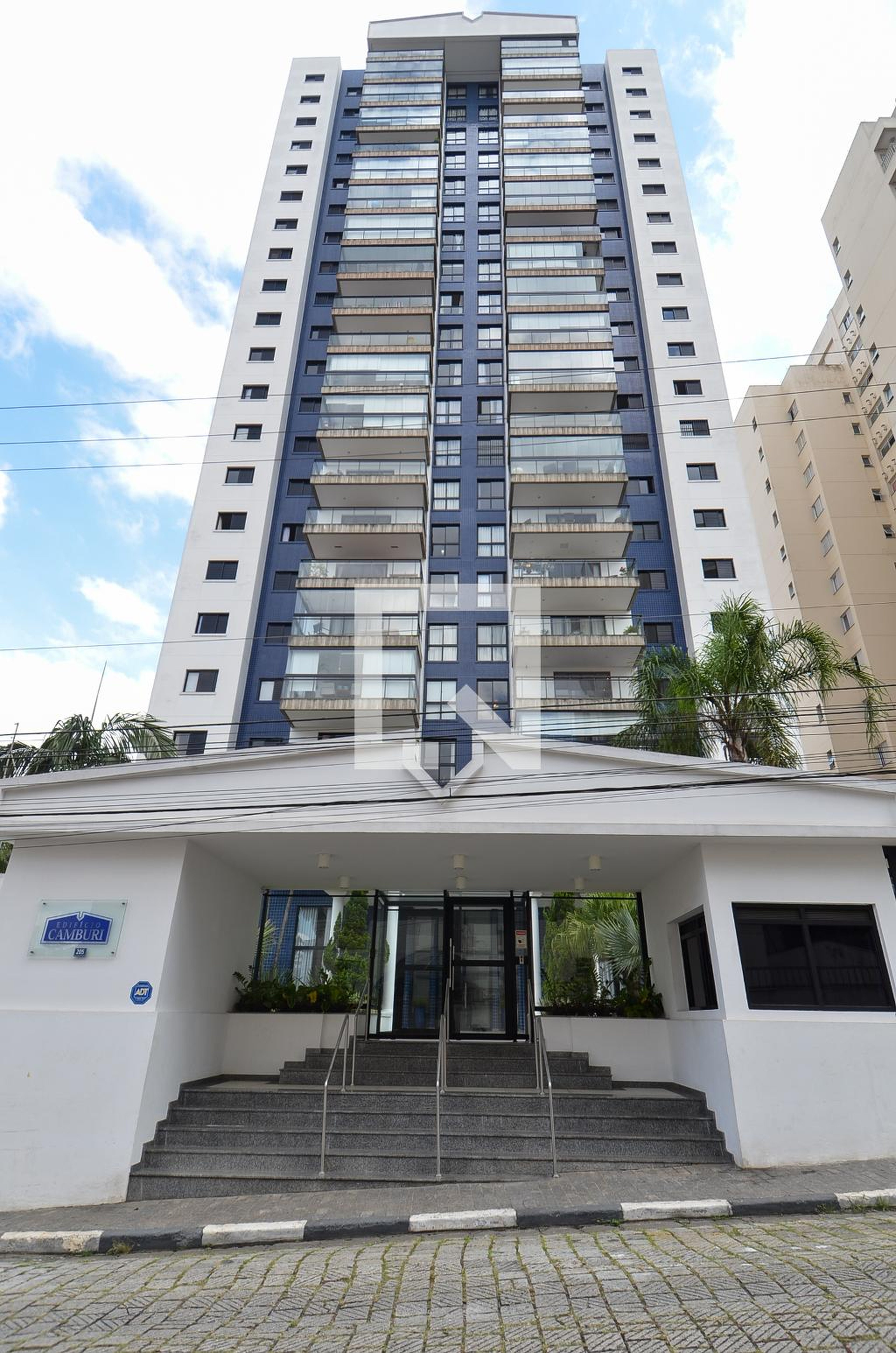 Fachada do Condomínio Condomínio Camburi