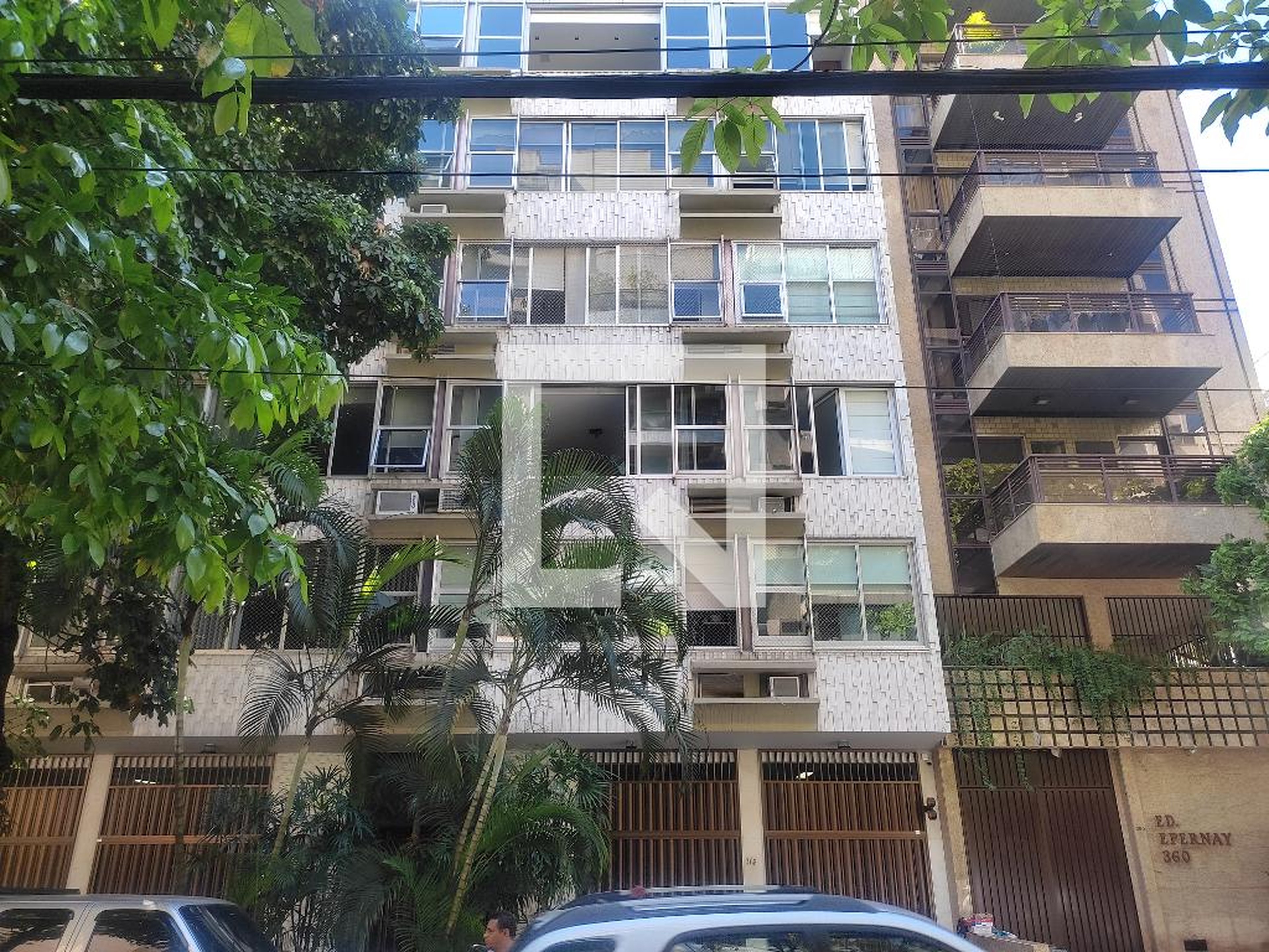 Fachada Condomínio em Rua General Venâncio Flores, 368