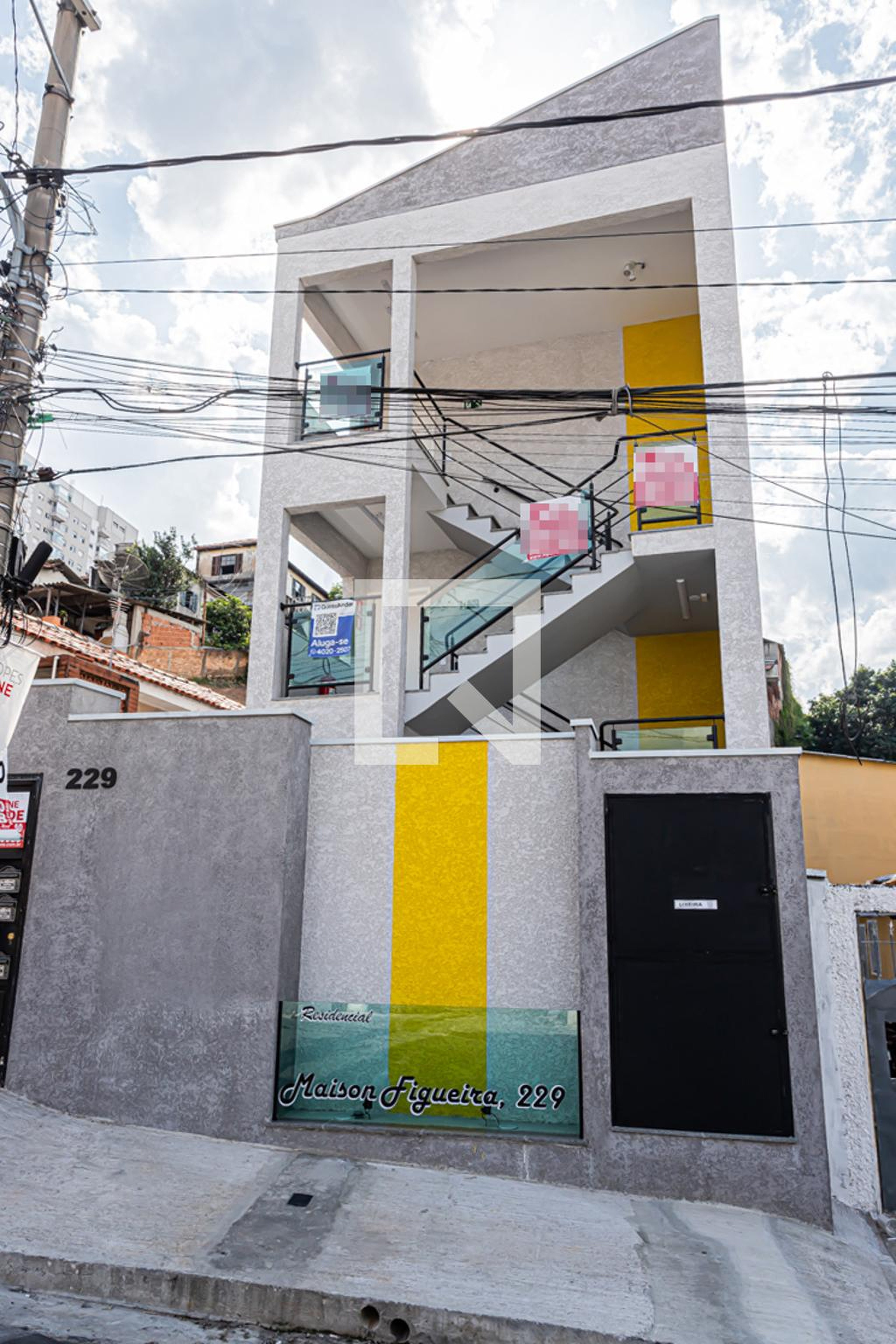 Fachada Condomínio em Rua Daniel Vieira, 239