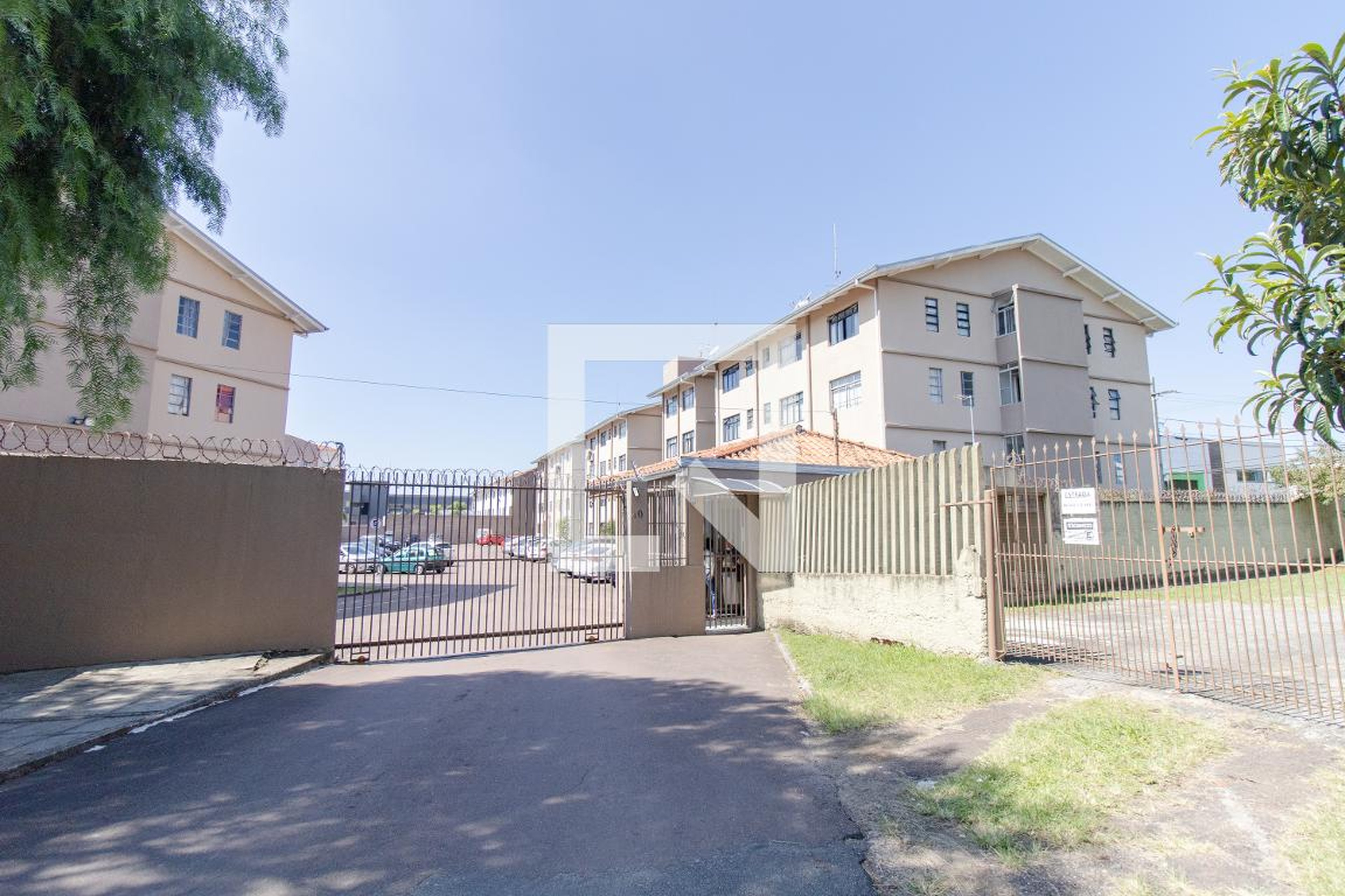 Fachada do Condomínio Condomínio em Rua das Ararás, 40