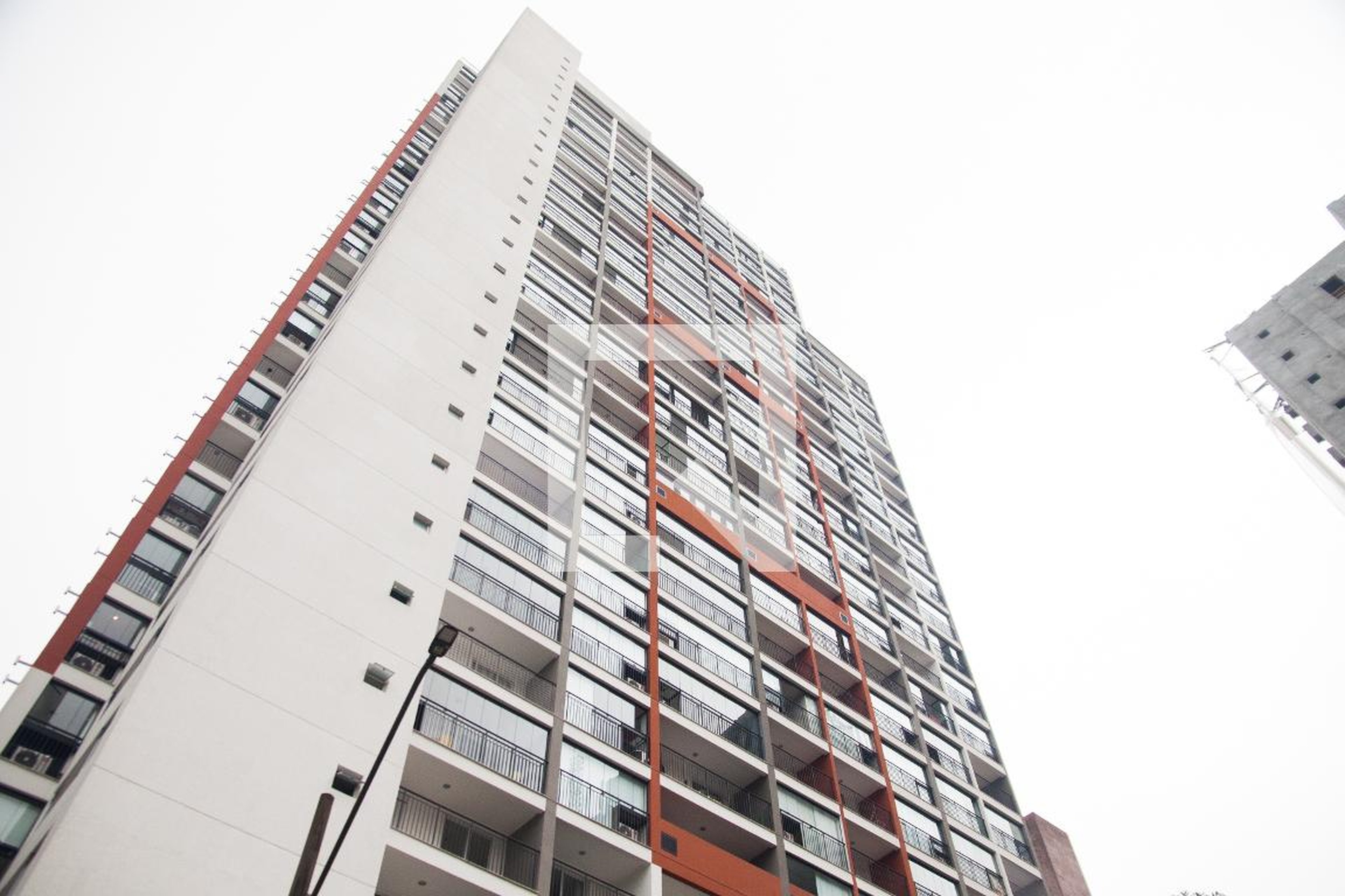 Fachada do Prédio Condomínio em Rua Caio Prado, 104
